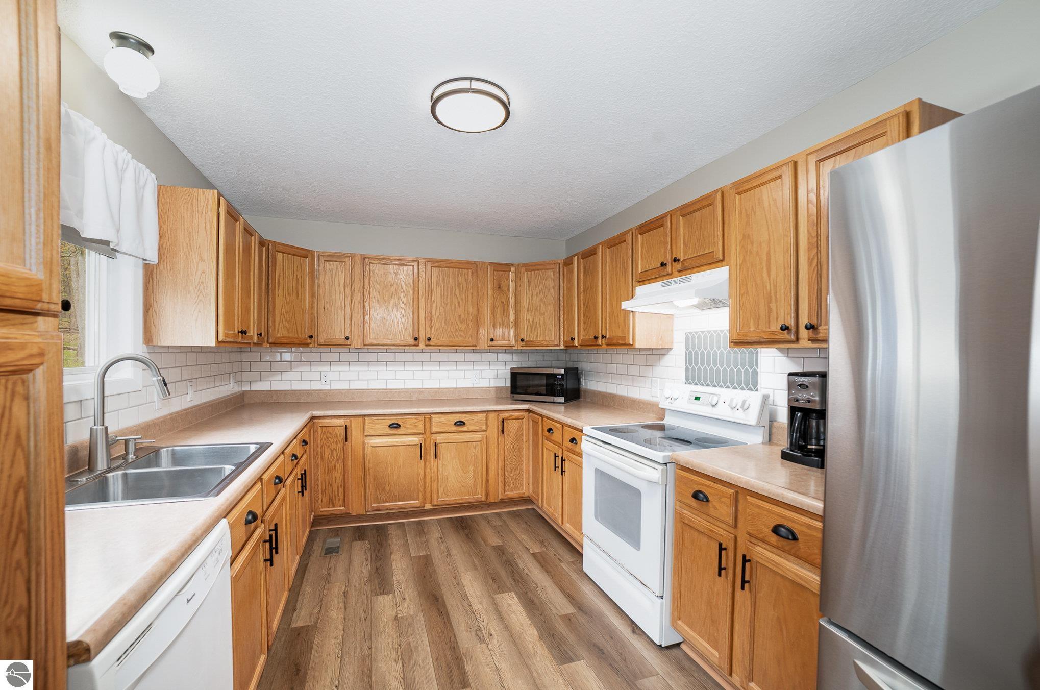 4480 Mockingbird Circle, Farwell, MI 48622 — Photo 14