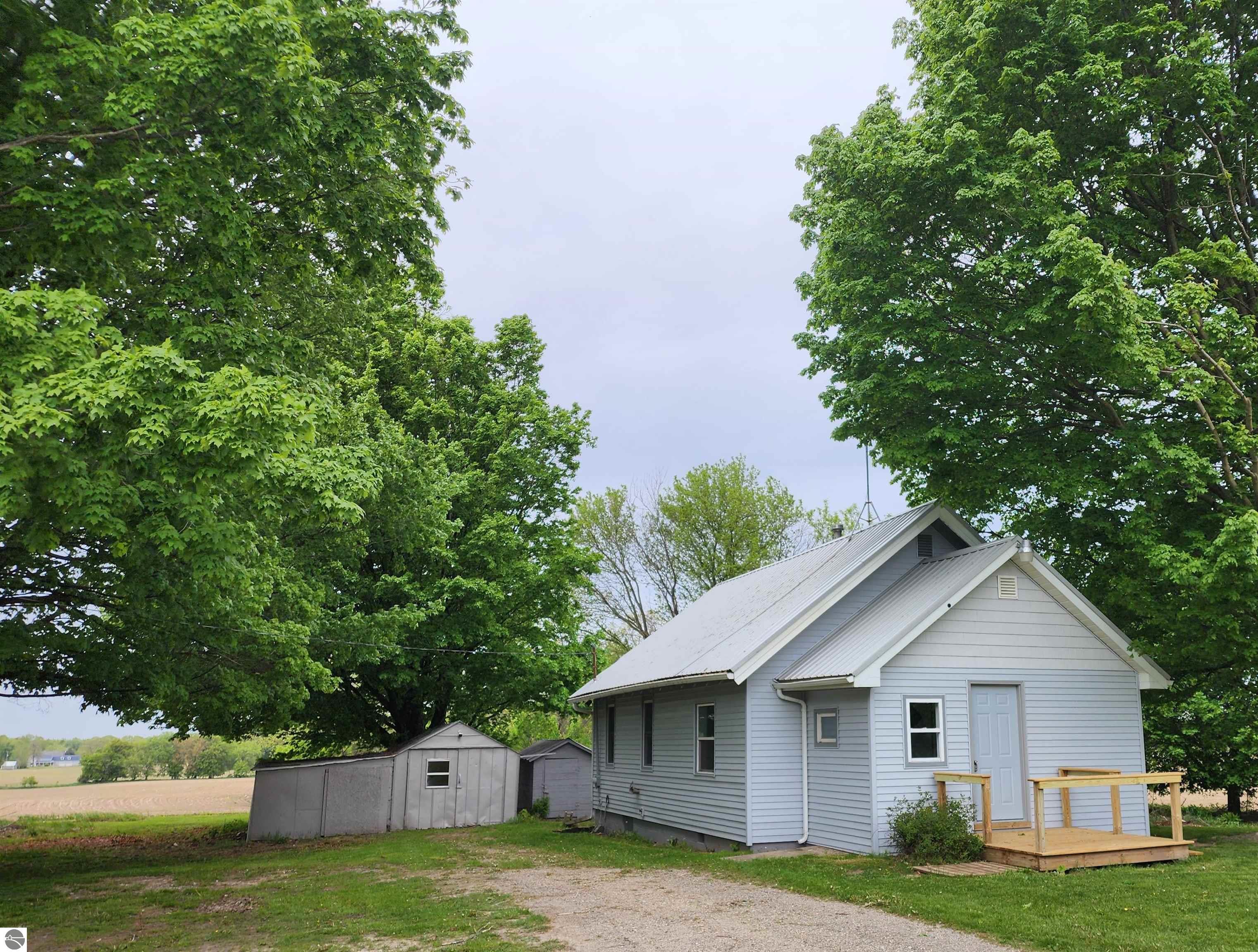 8540 W Monroe, Elwell, MI 48832 — front exterior