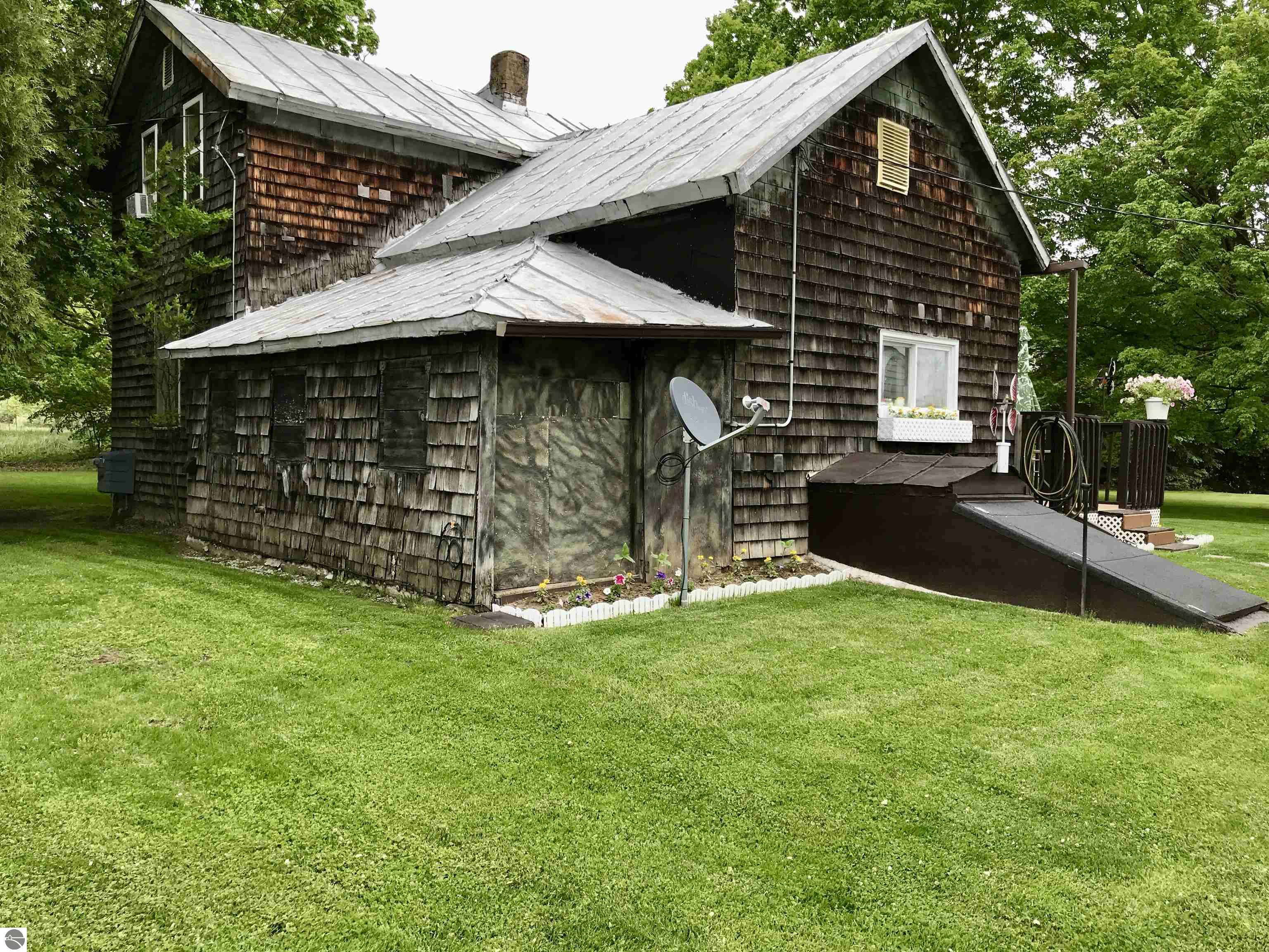 Click to enlarge photo