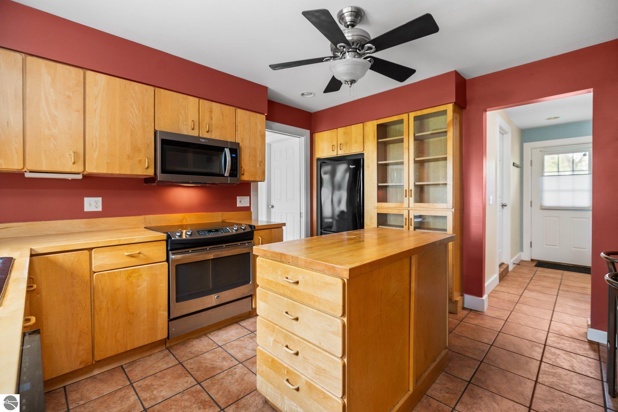 6675 Walker Street, Benzonia, MI 49616 — Photo 17