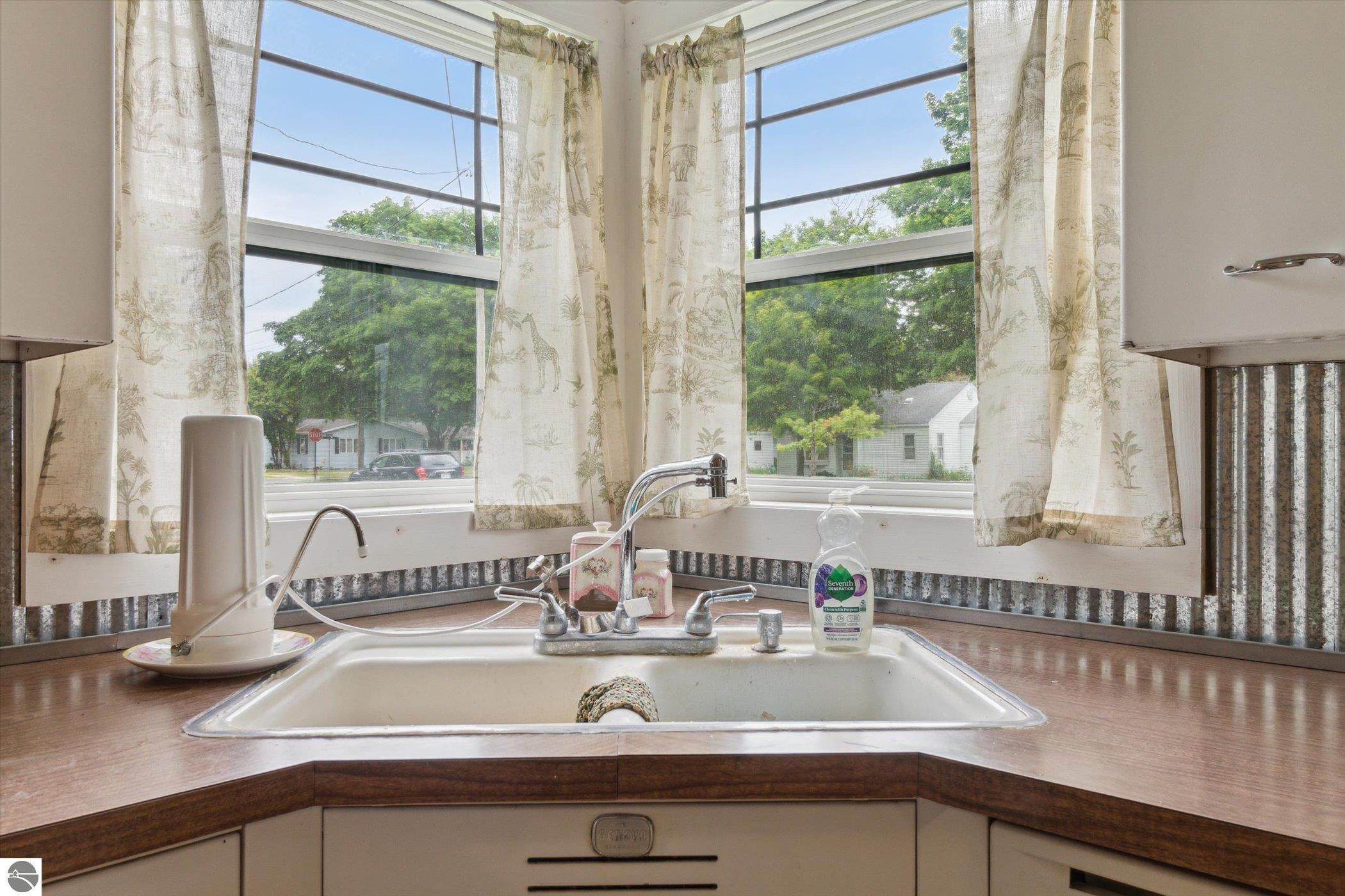 646 S Melze Street, Merrill, MI 48637 — Photo 11