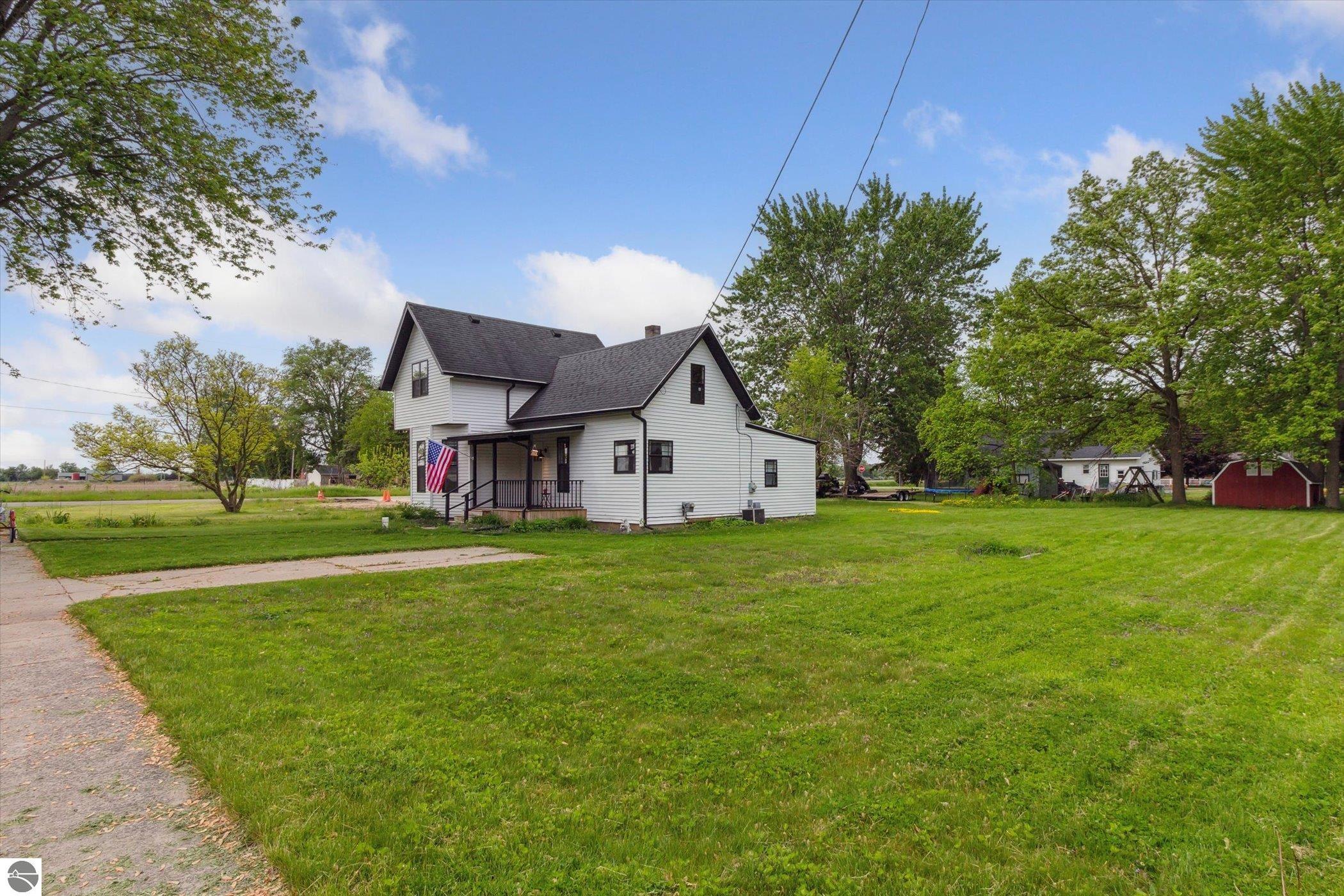 646 S Melze Street, Merrill, MI 48637 — Photo 2