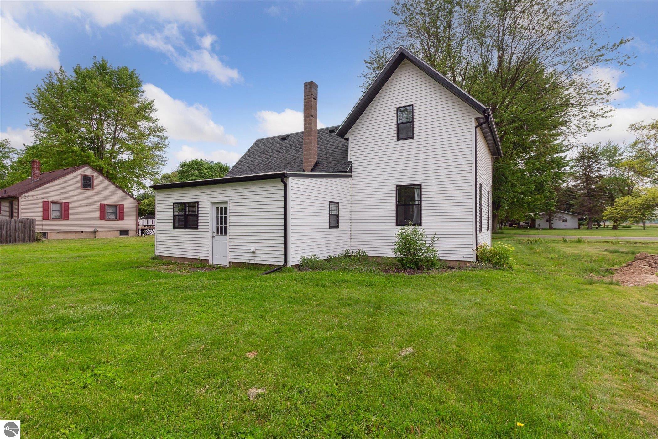 646 S Melze Street, Merrill, MI 48637 — Photo 24
