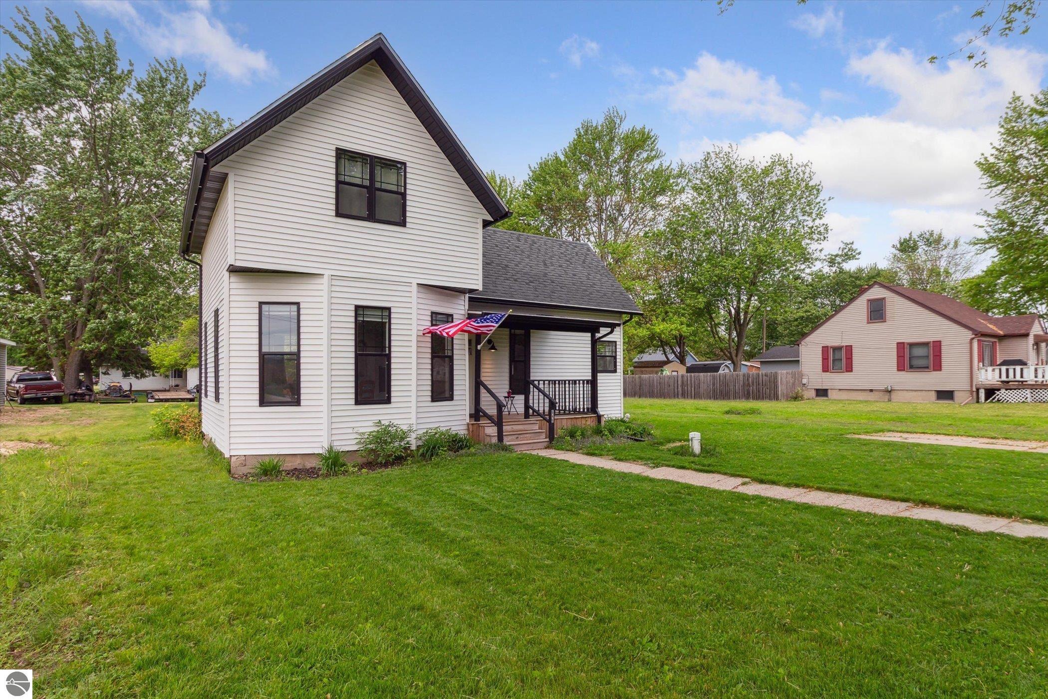 646 S Melze Street, Merrill, MI 48637 — Photo 3
