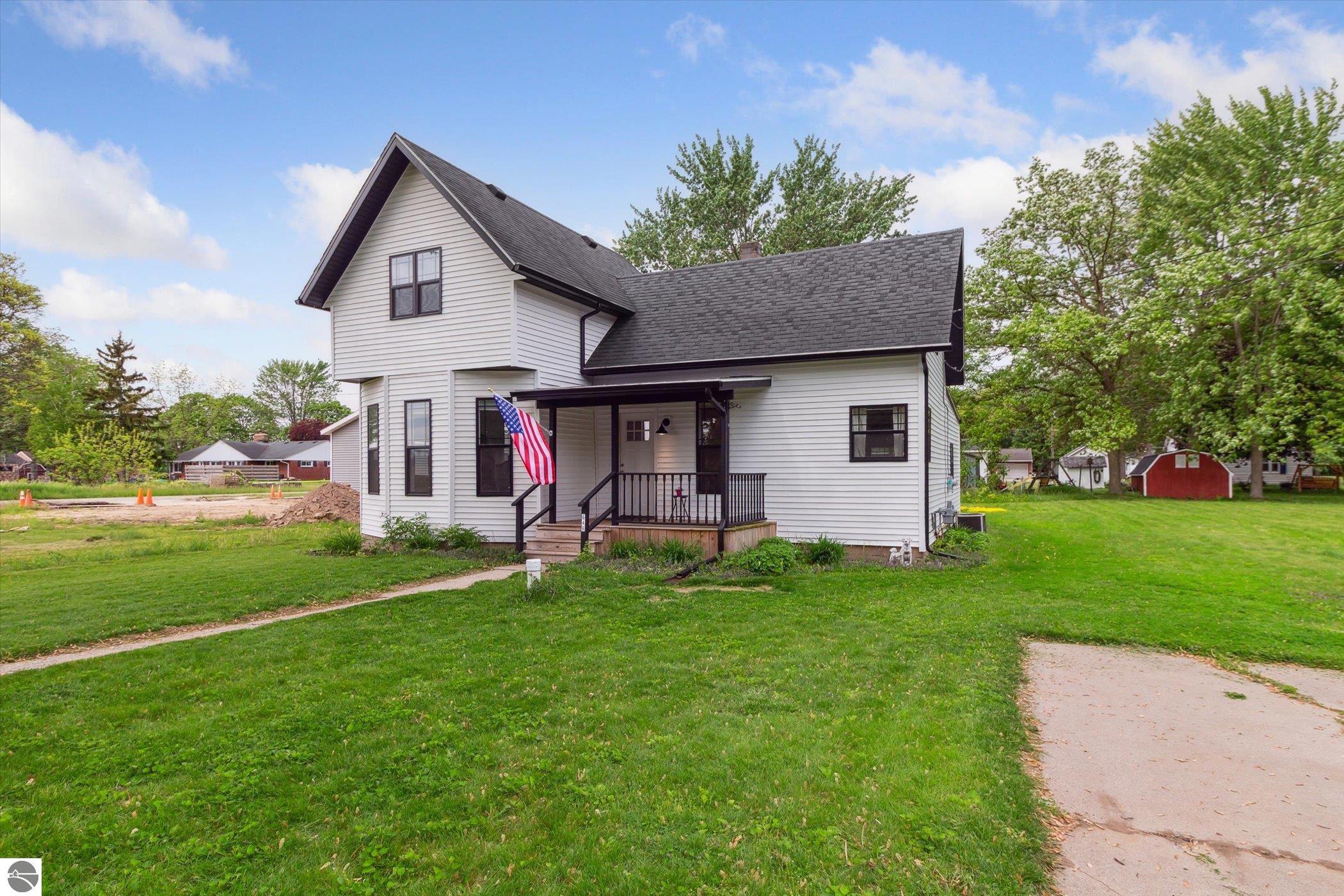 646 S Melze Street, Merrill, MI 48637 — Photo 4