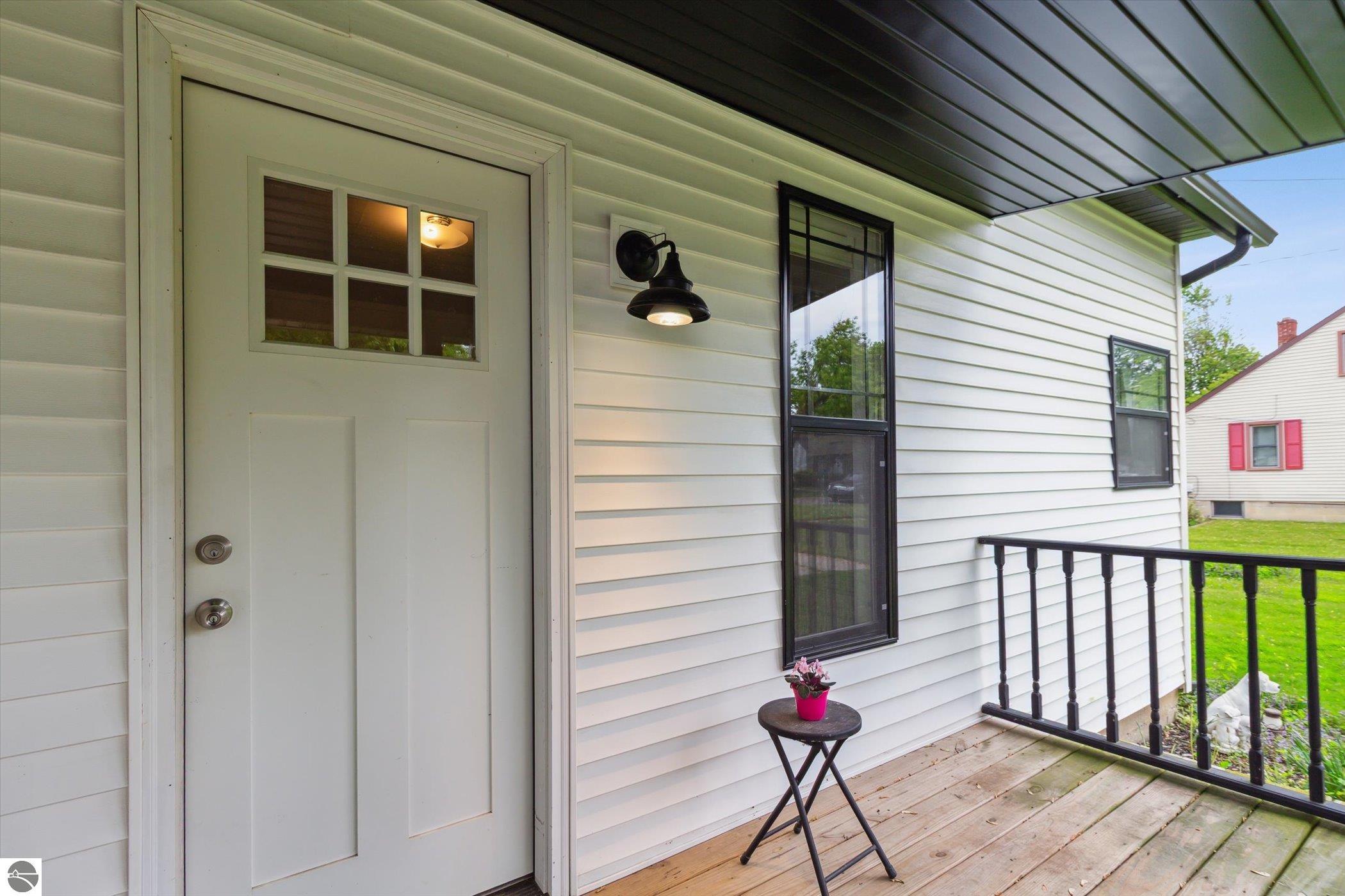 646 S Melze Street, Merrill, MI 48637 — Photo 7