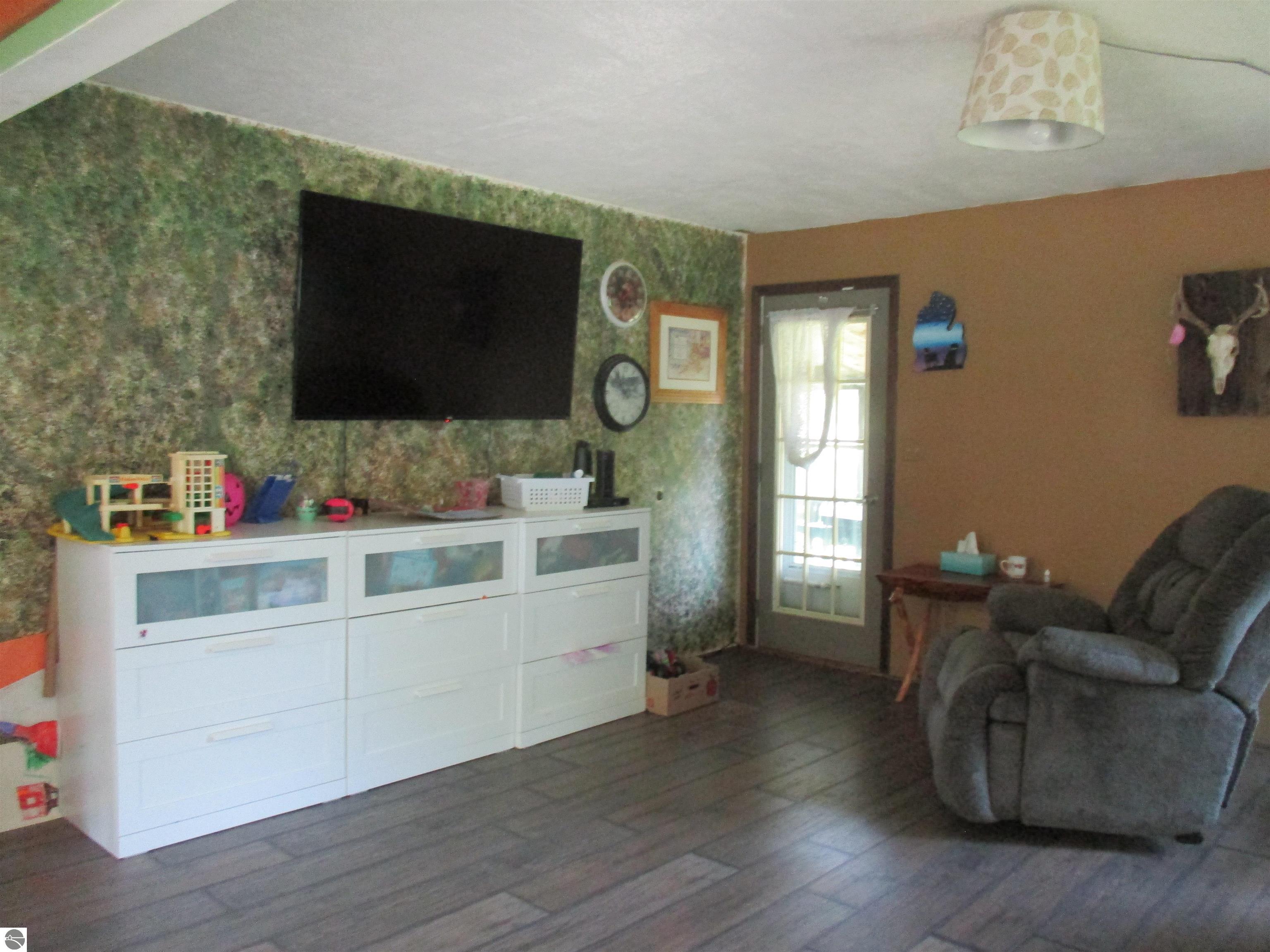 6615 Manley Drive, Riverdale, MI 48877 — Photo 12
