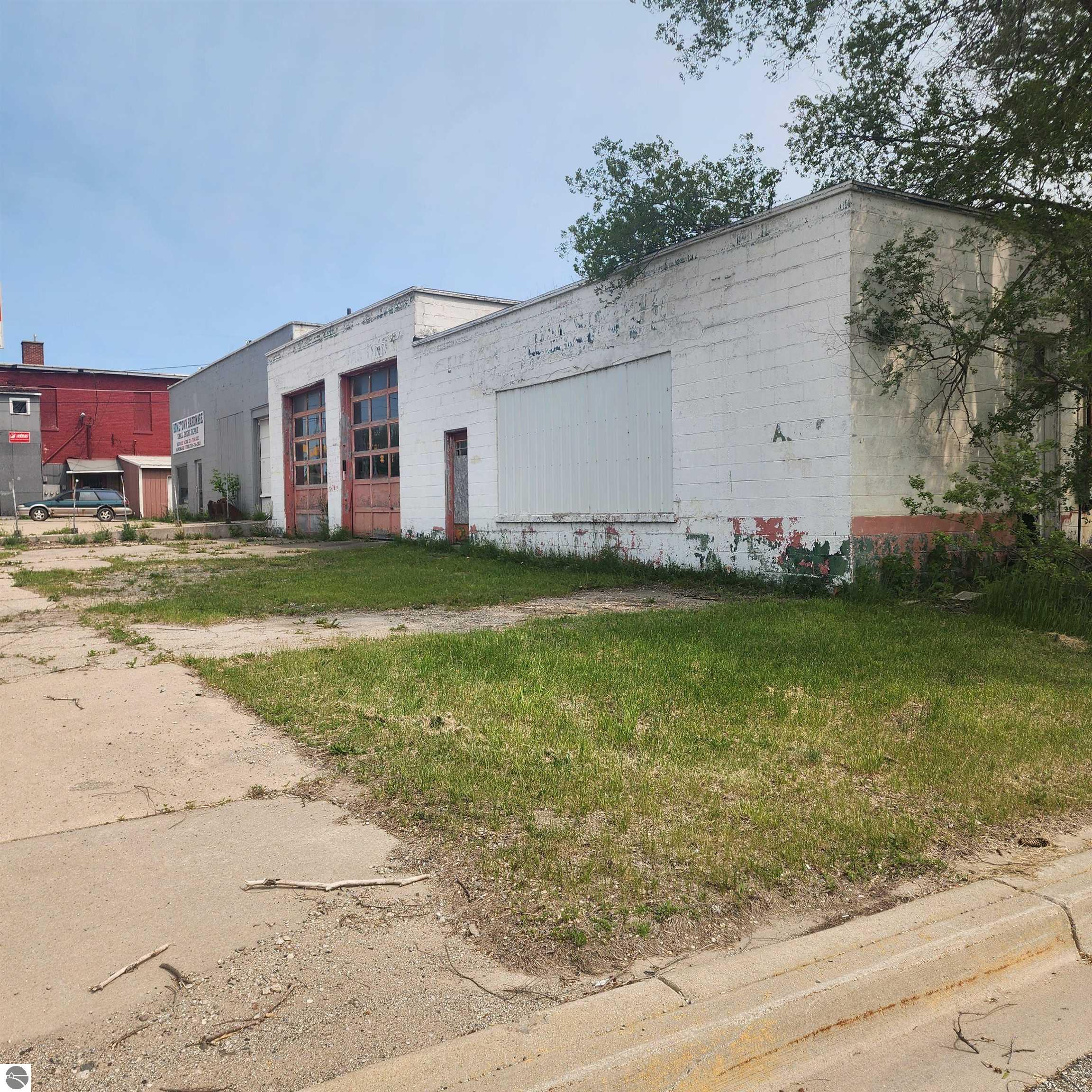 Click to enlarge photo
