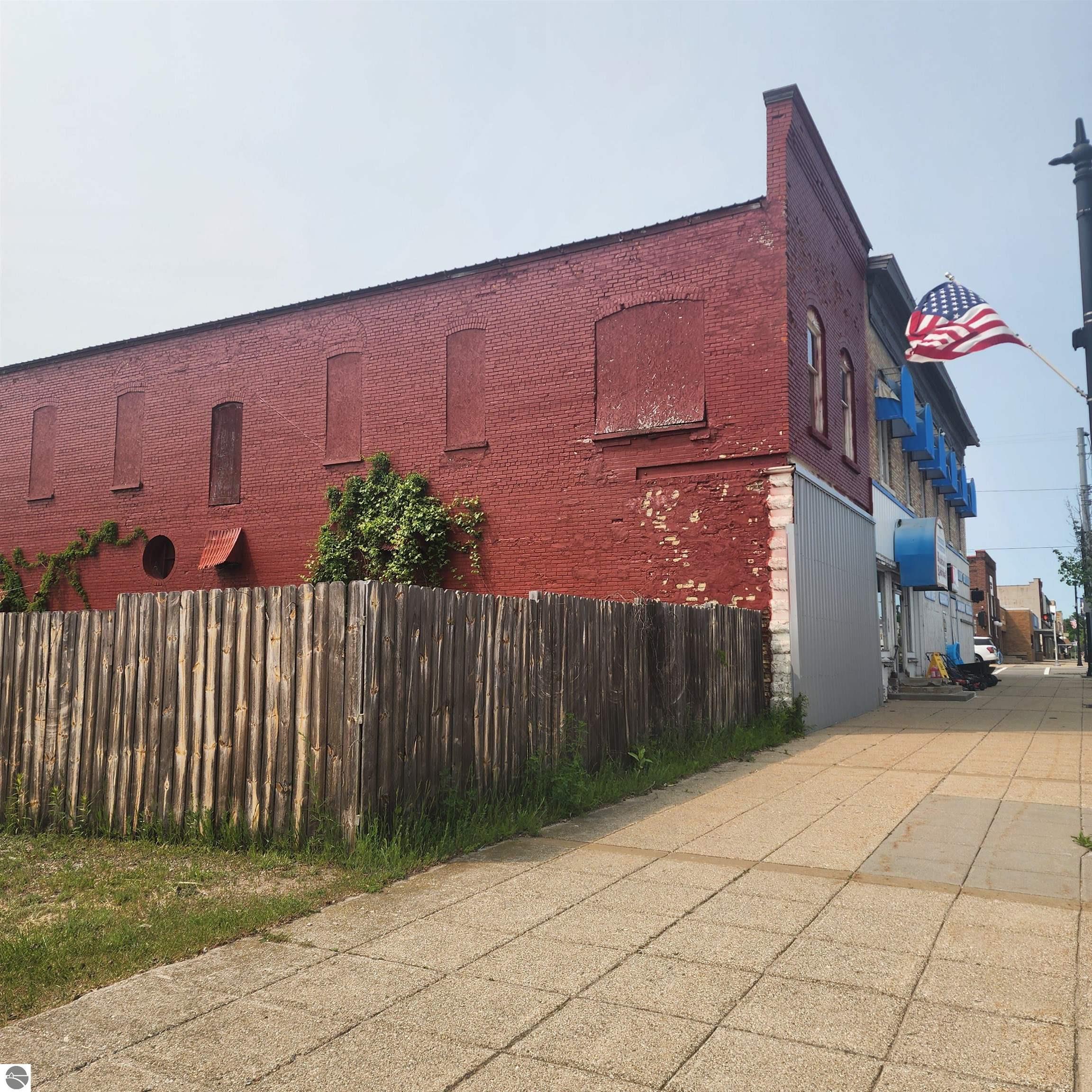 Click to enlarge photo