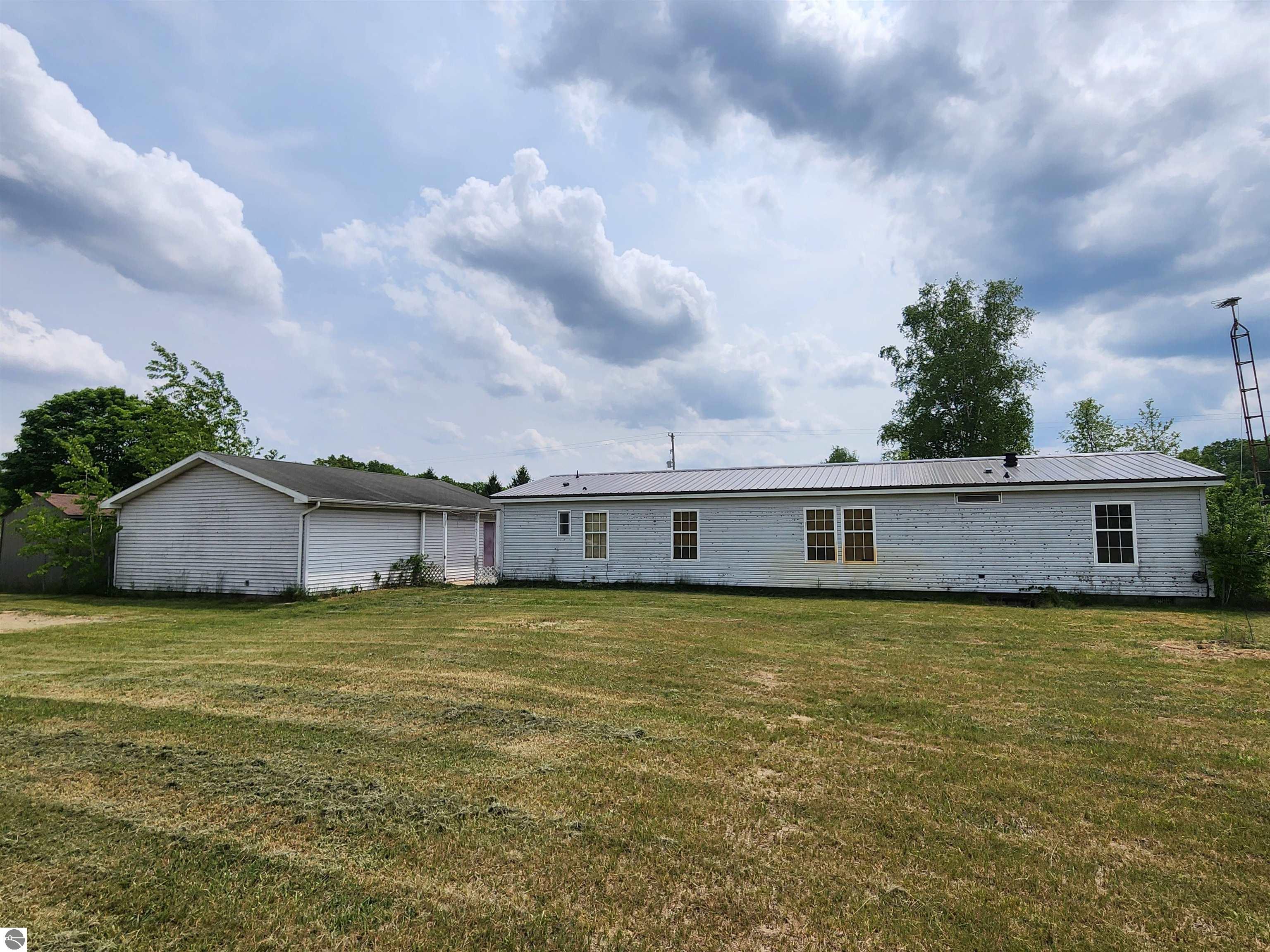 11636 W Madison Road, Riverdale, MI 48877 — Photo 38