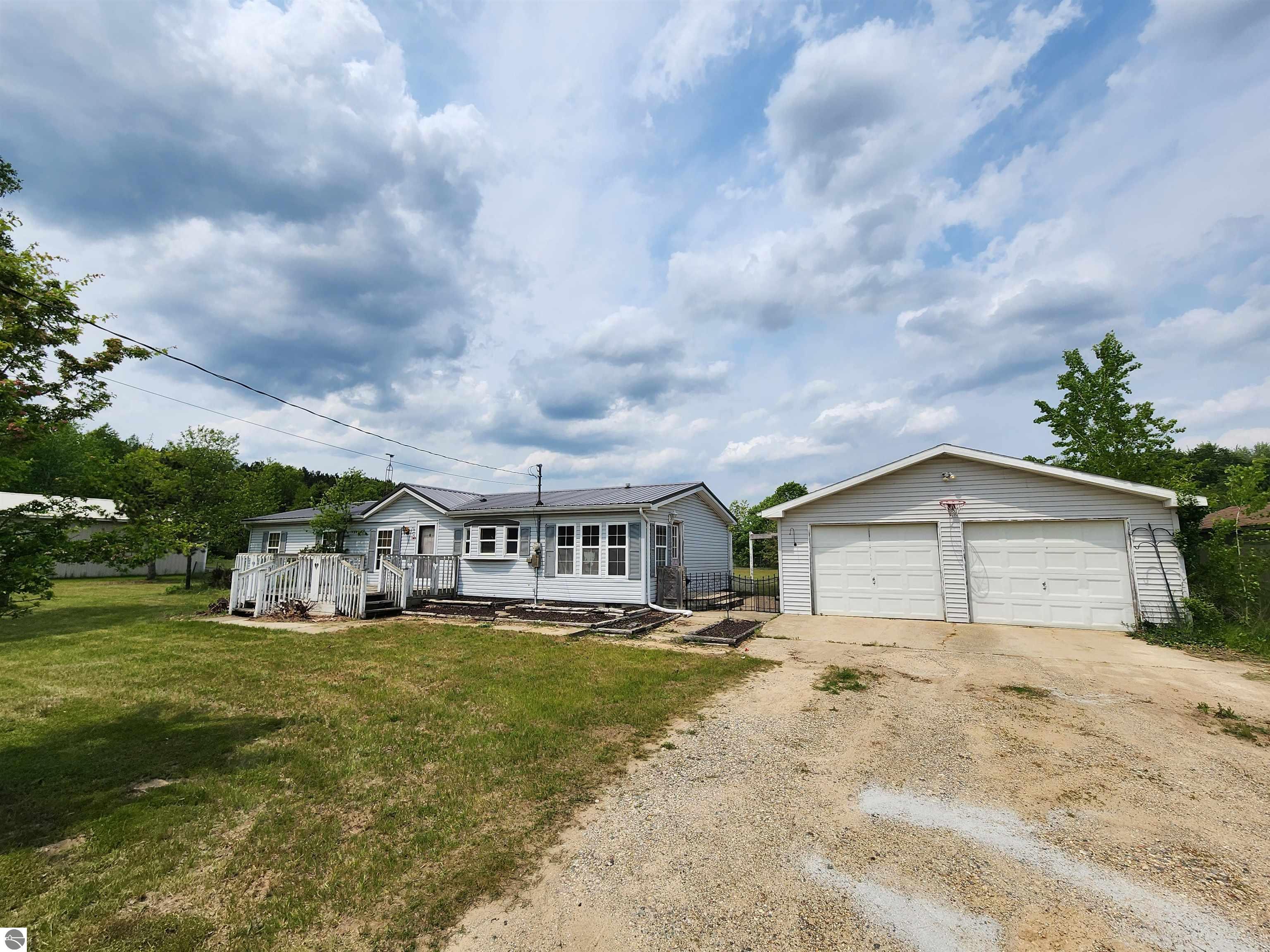 11636 W Madison Road, Riverdale, MI 48877 — Photo 40