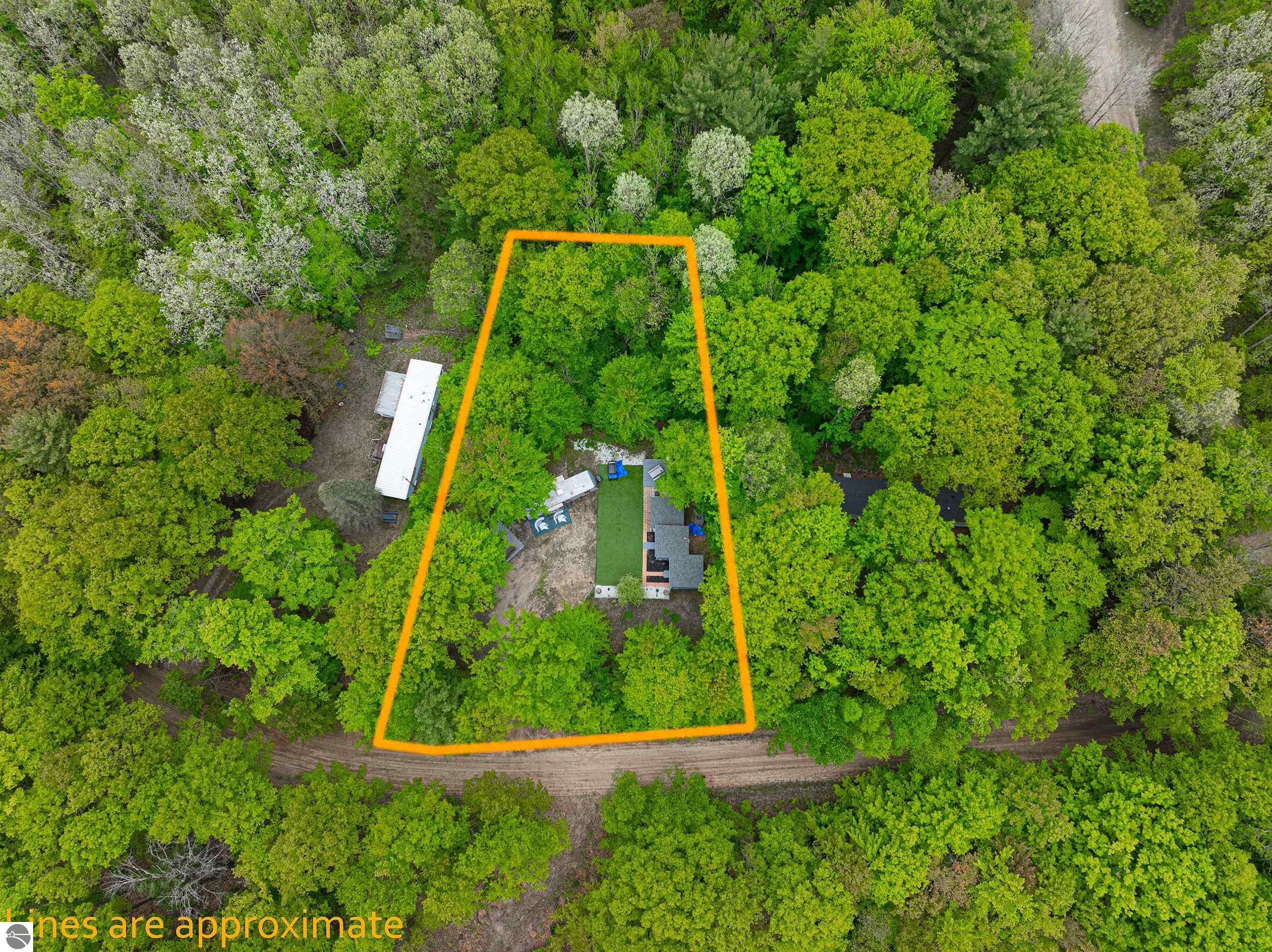 100 Fence Row Circle, Leroy, MI 49655 — Photo 4