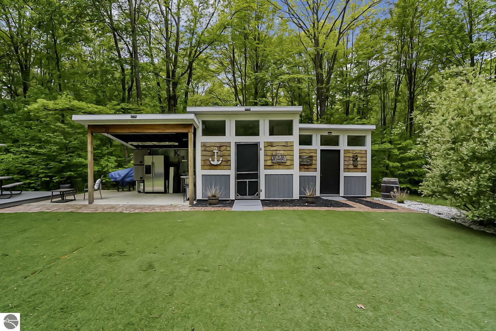 100 Fence Row Circle, Leroy, MI 49655 — Photo 9