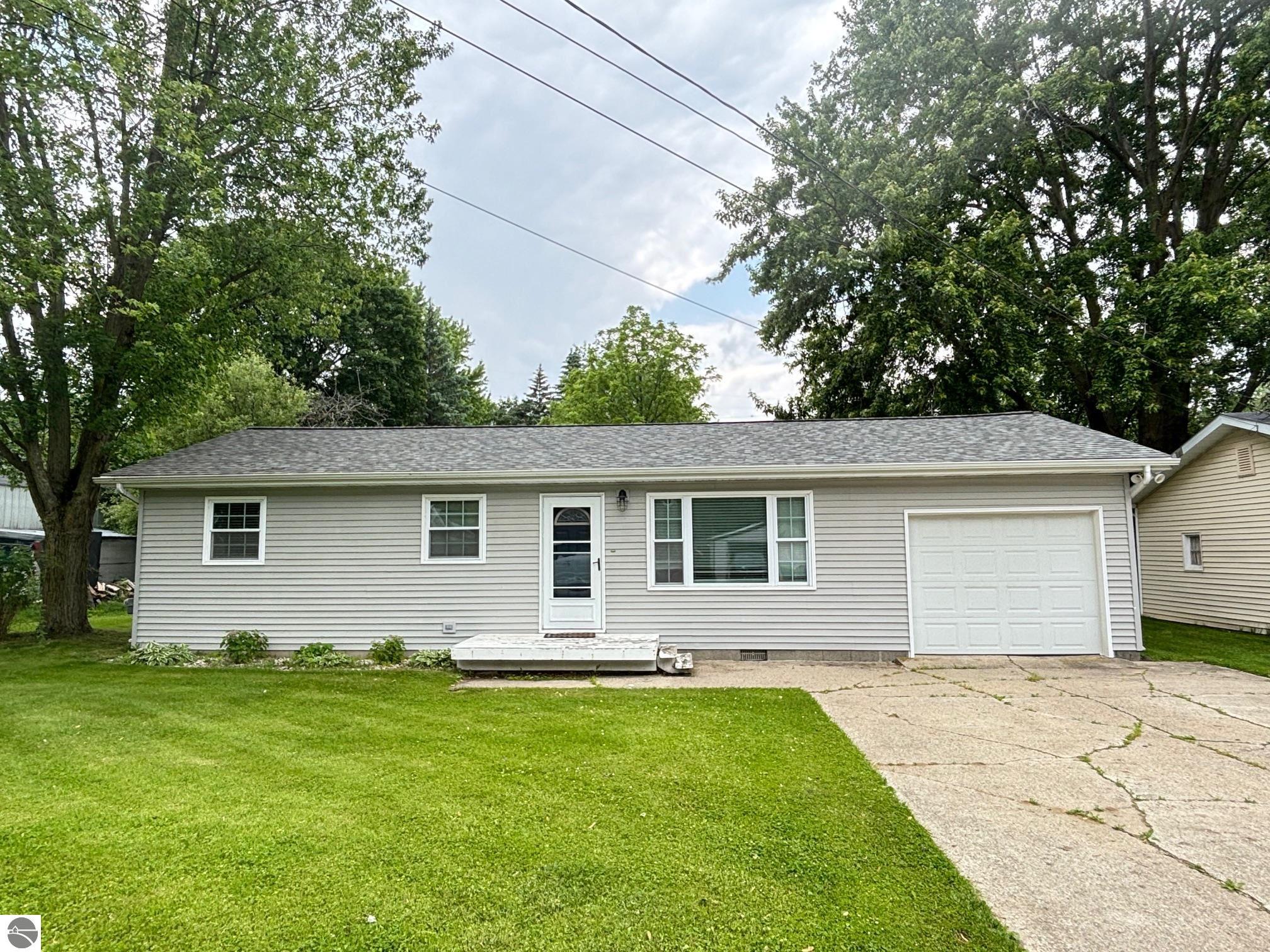 214 Seventh Street, Breckenridge, MI 48615 — front exterior