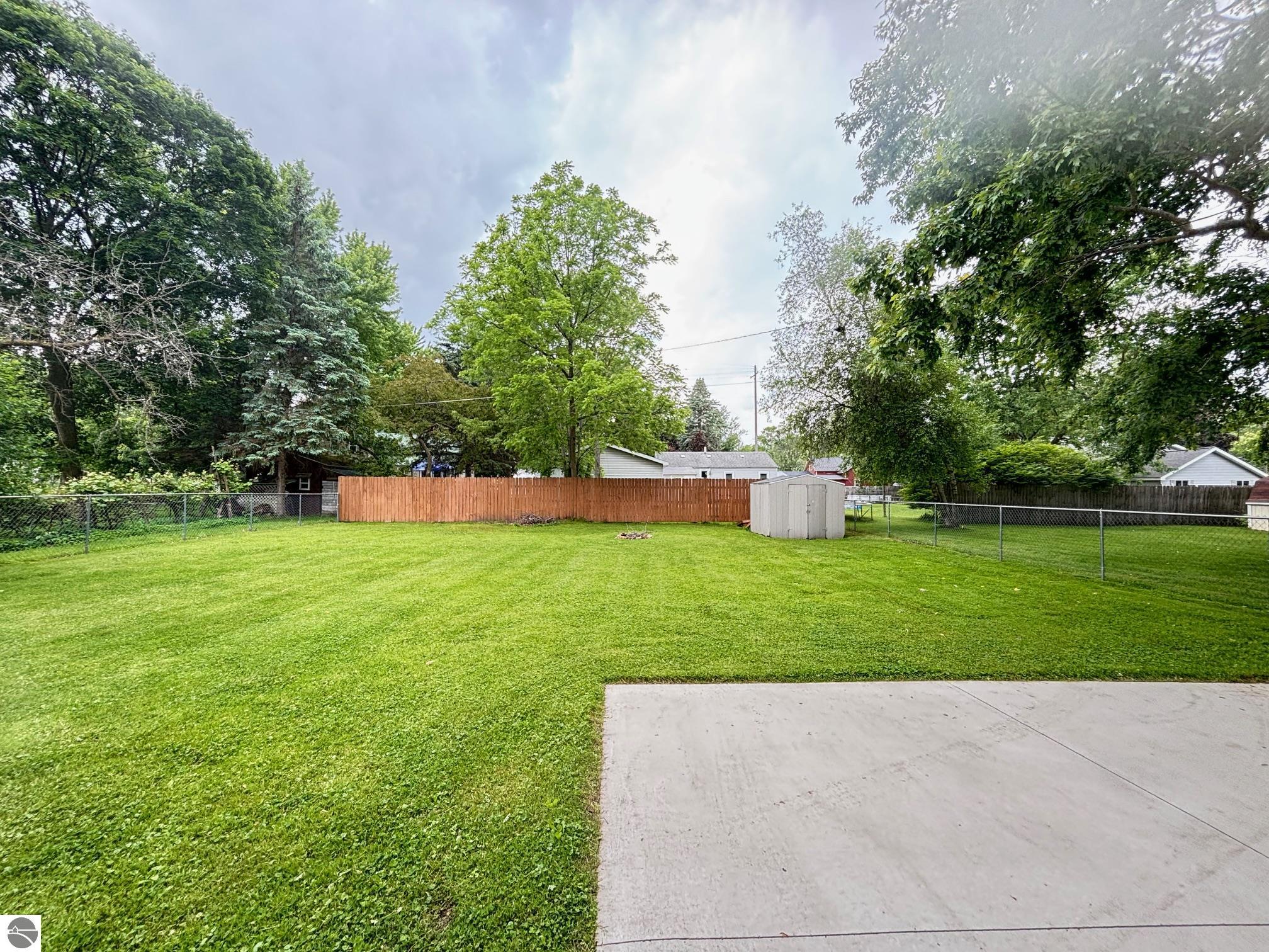 214 Seventh Street, Breckenridge, MI 48615 — Photo 11
