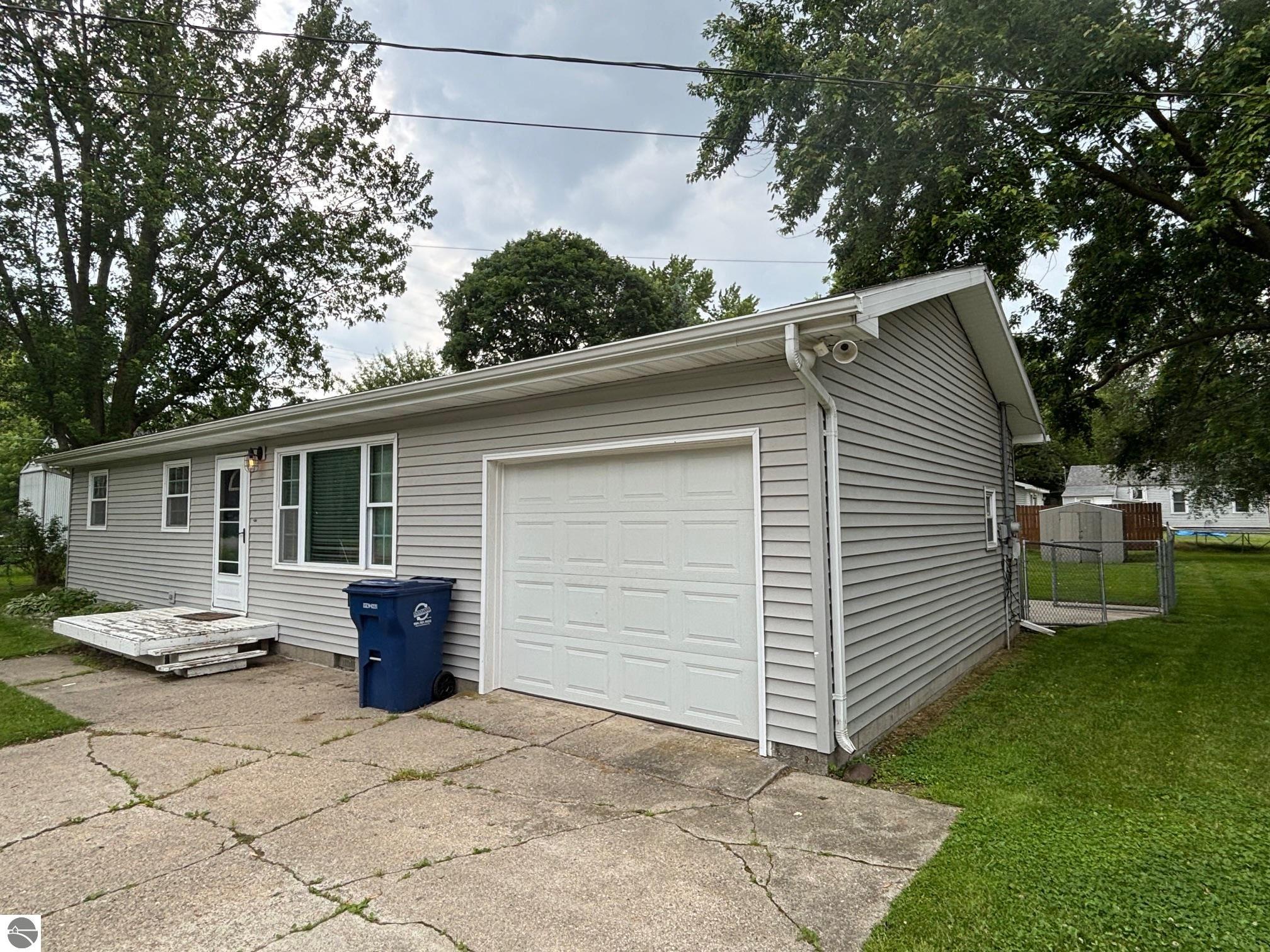 214 Seventh Street, Breckenridge, MI 48615 — Photo 13