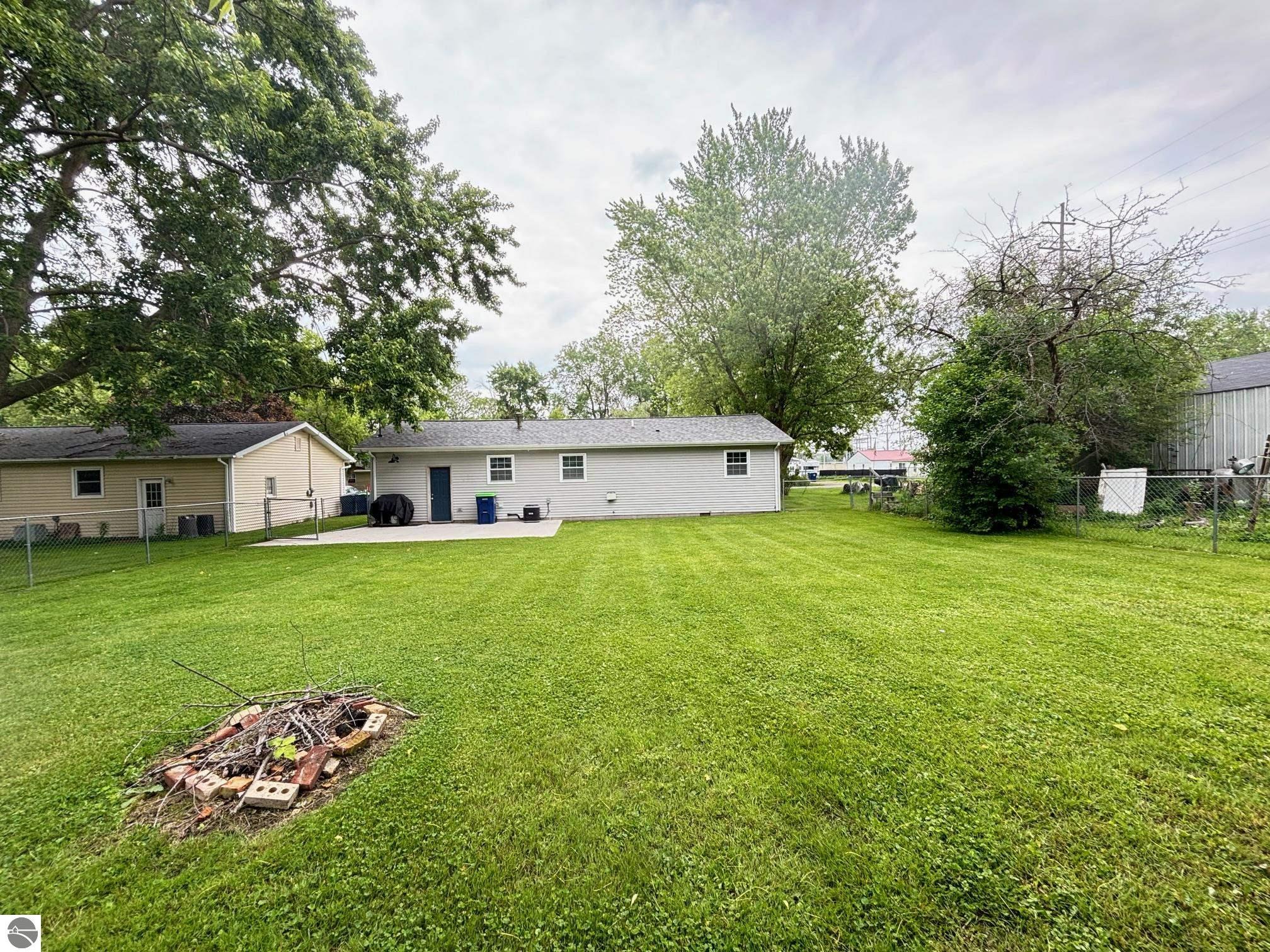 214 Seventh Street, Breckenridge, MI 48615 — Photo 14