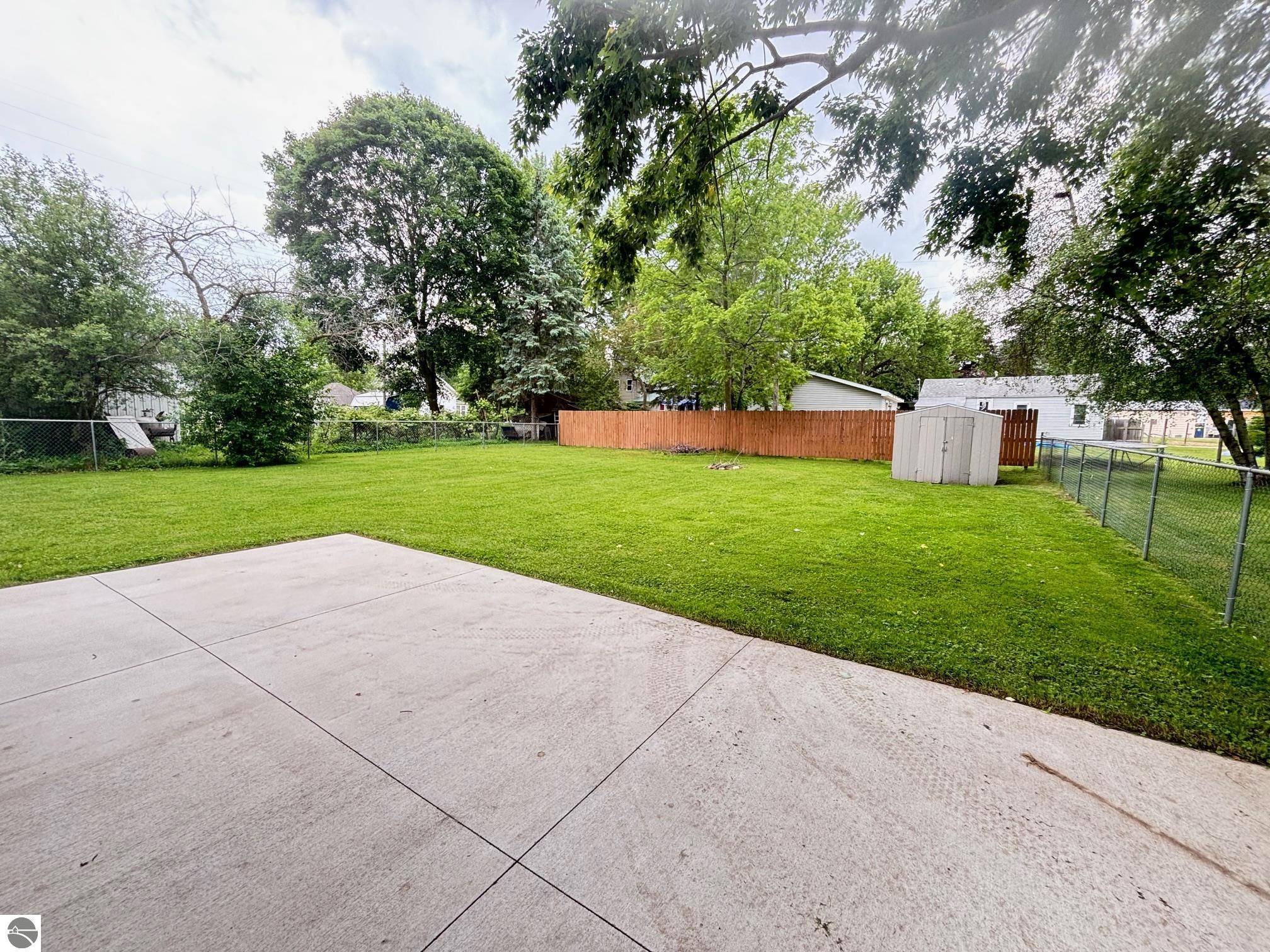 214 Seventh Street, Breckenridge, MI 48615 — Photo 10