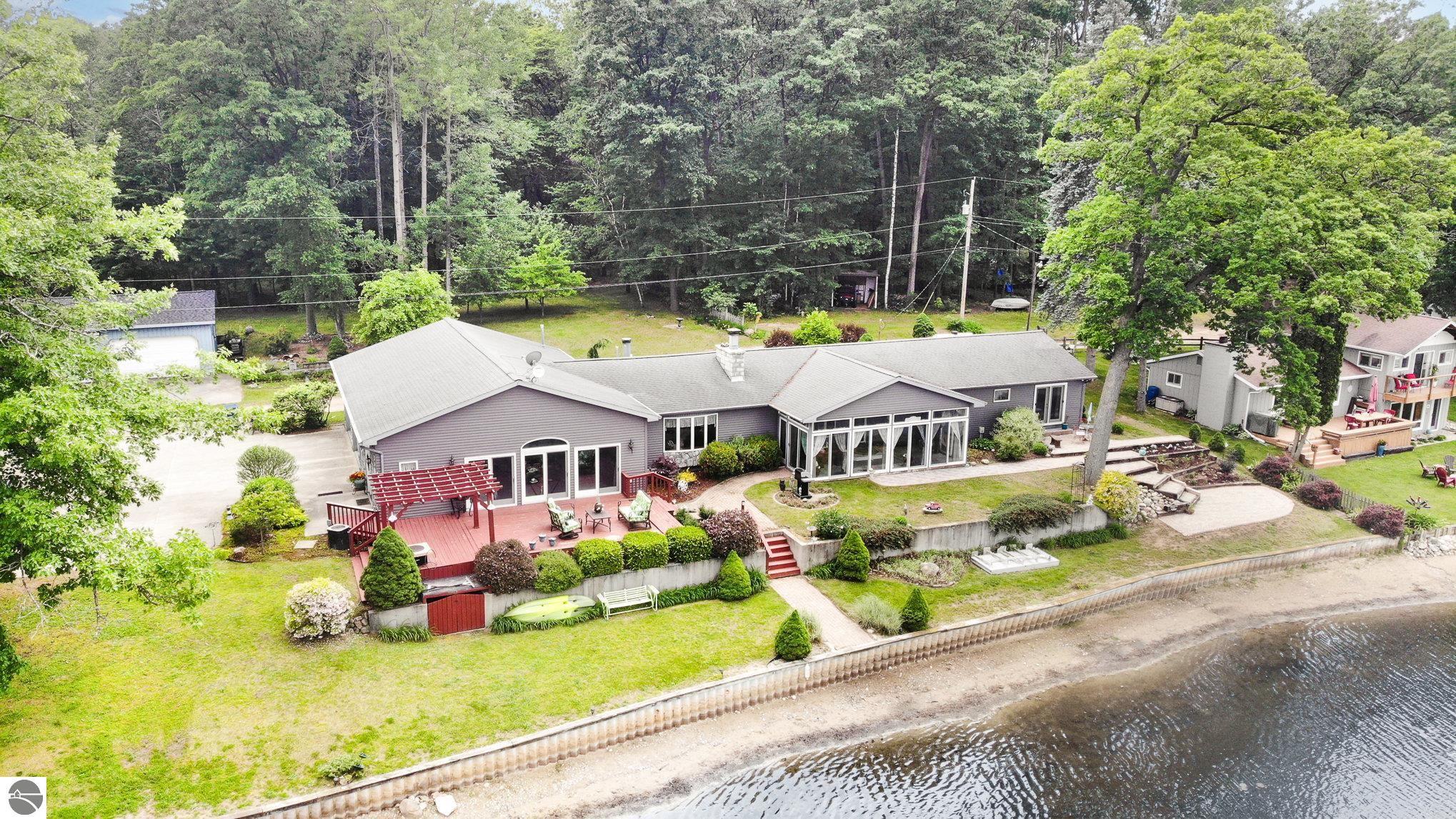 781 S Bass Lake Road, Vestaburg, MI 48891 — front exterior