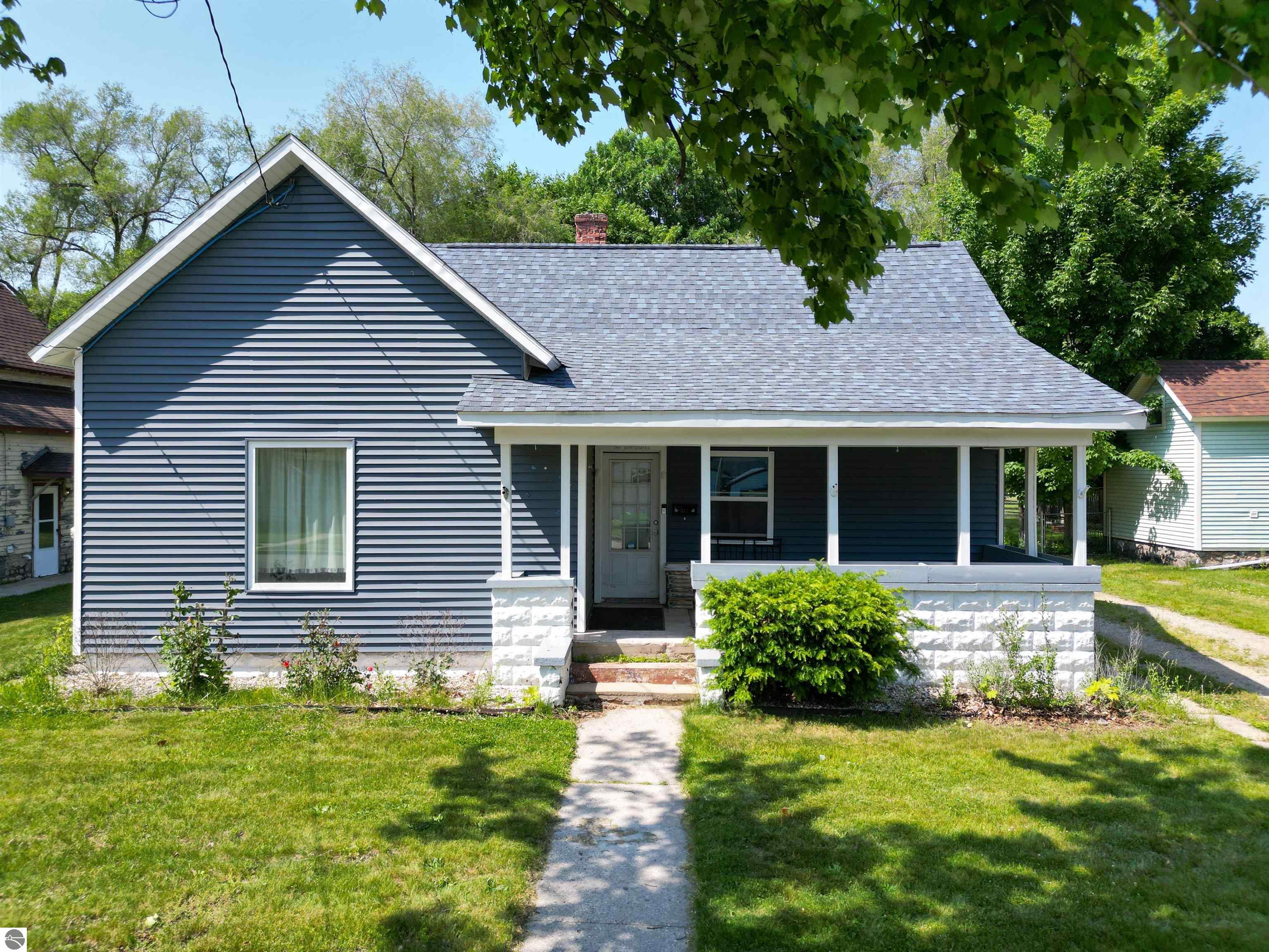 212 W Seventh Street, Clare, MI 48617 — front exterior