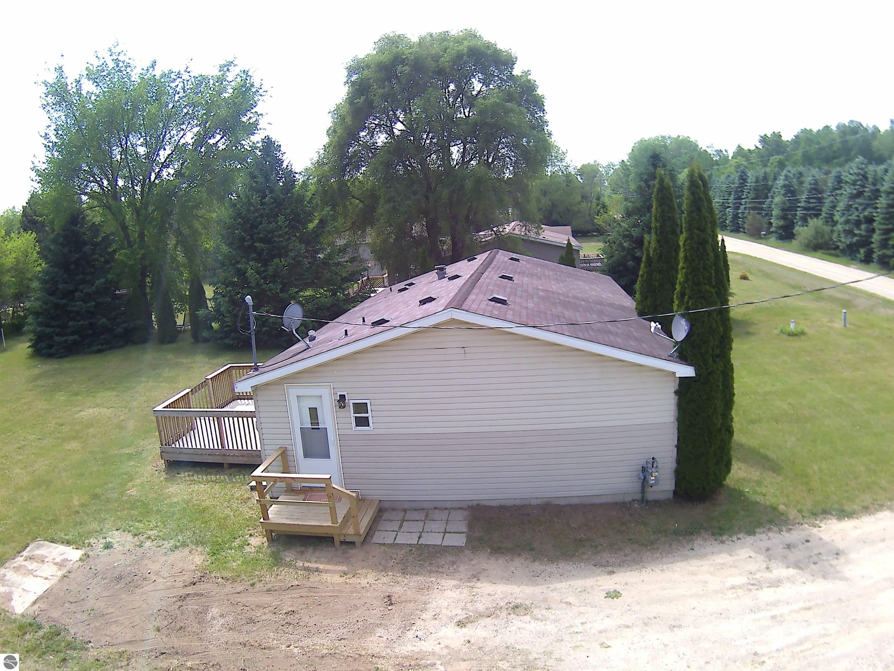5819 Indian Lane, Weidman, MI 48893 — Photo 21