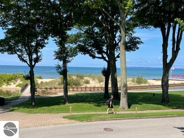 16F The Inn, Glen Arbor, MI 49636 — Photo 2