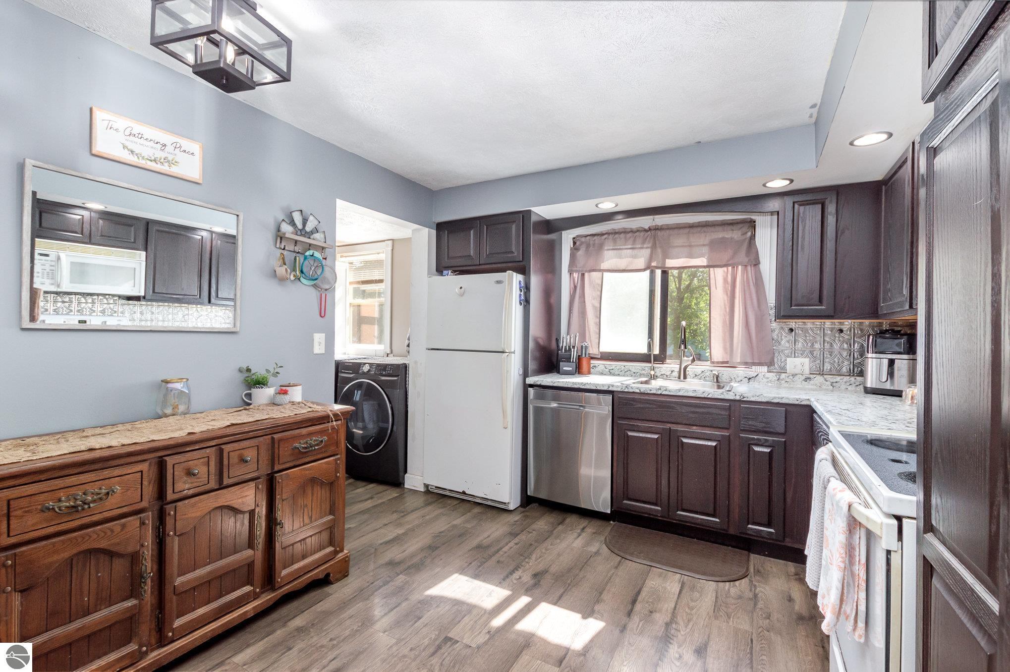 134 W Burton Street, Pompeii, MI 48874 — Photo 5