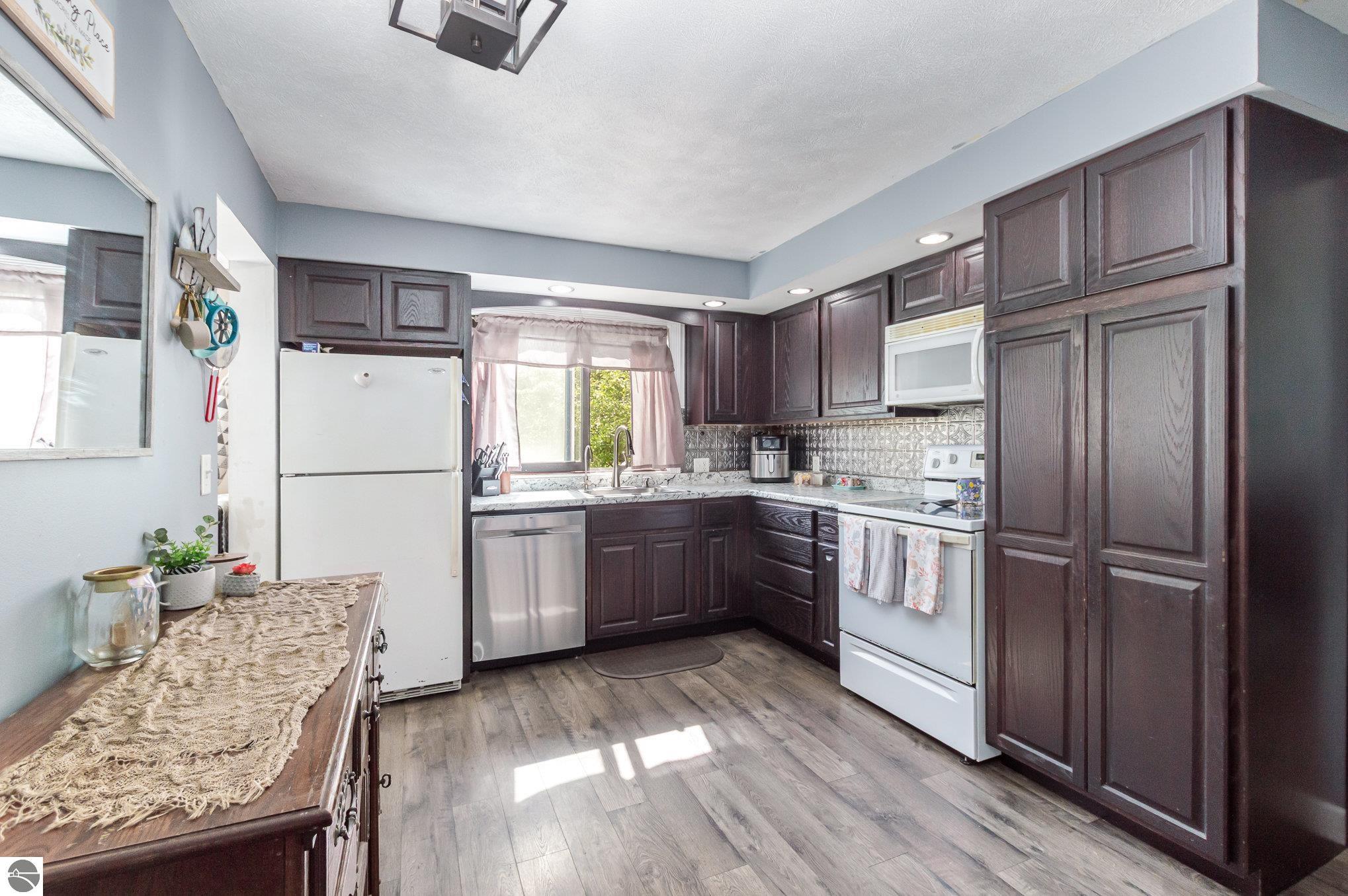 134 W Burton Street, Pompeii, MI 48874 — Photo 7