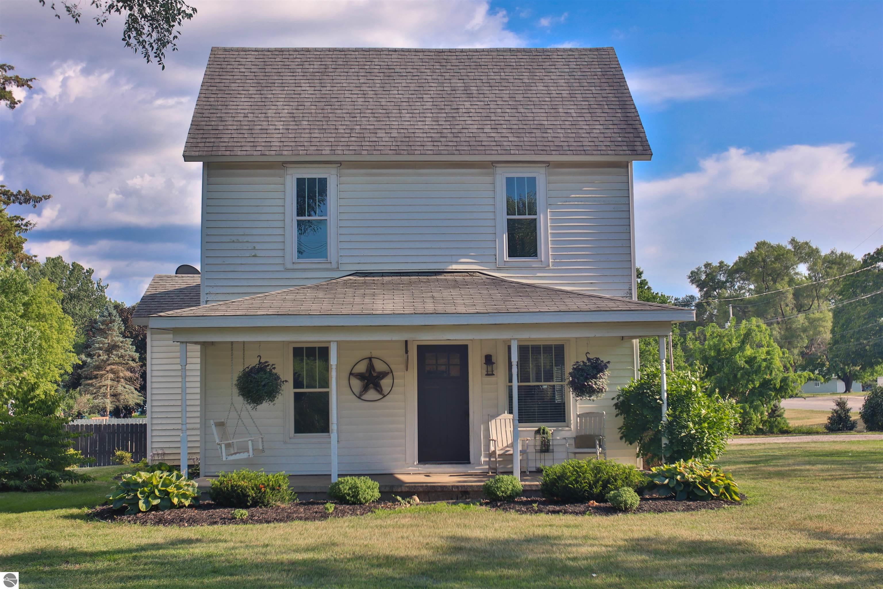 8015 Bloomer Street, Carson City, MI 48811 — front exterior