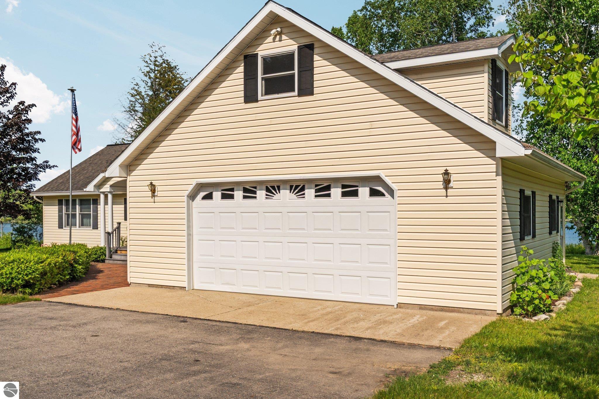 Click to enlarge photo