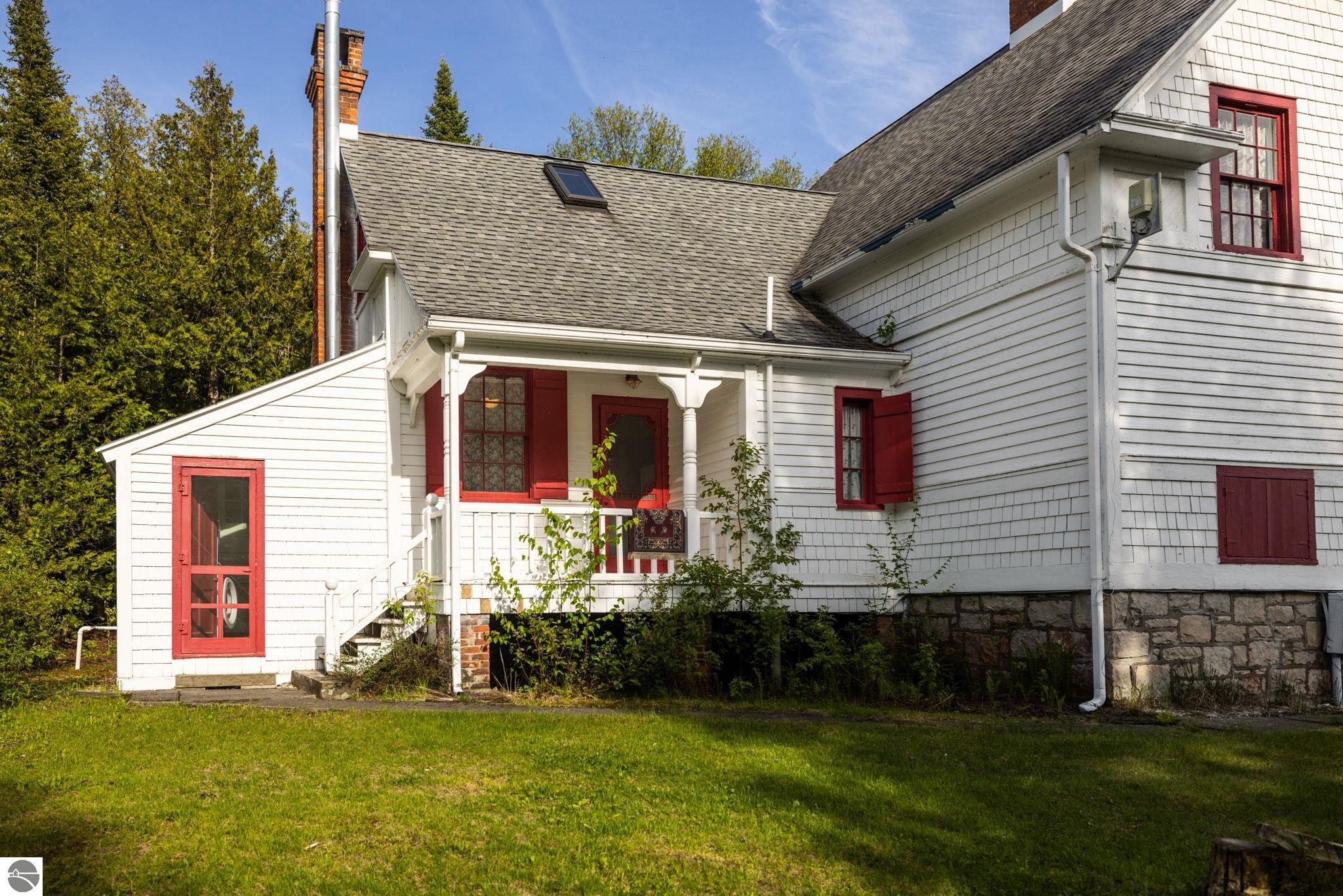 Click to enlarge photo