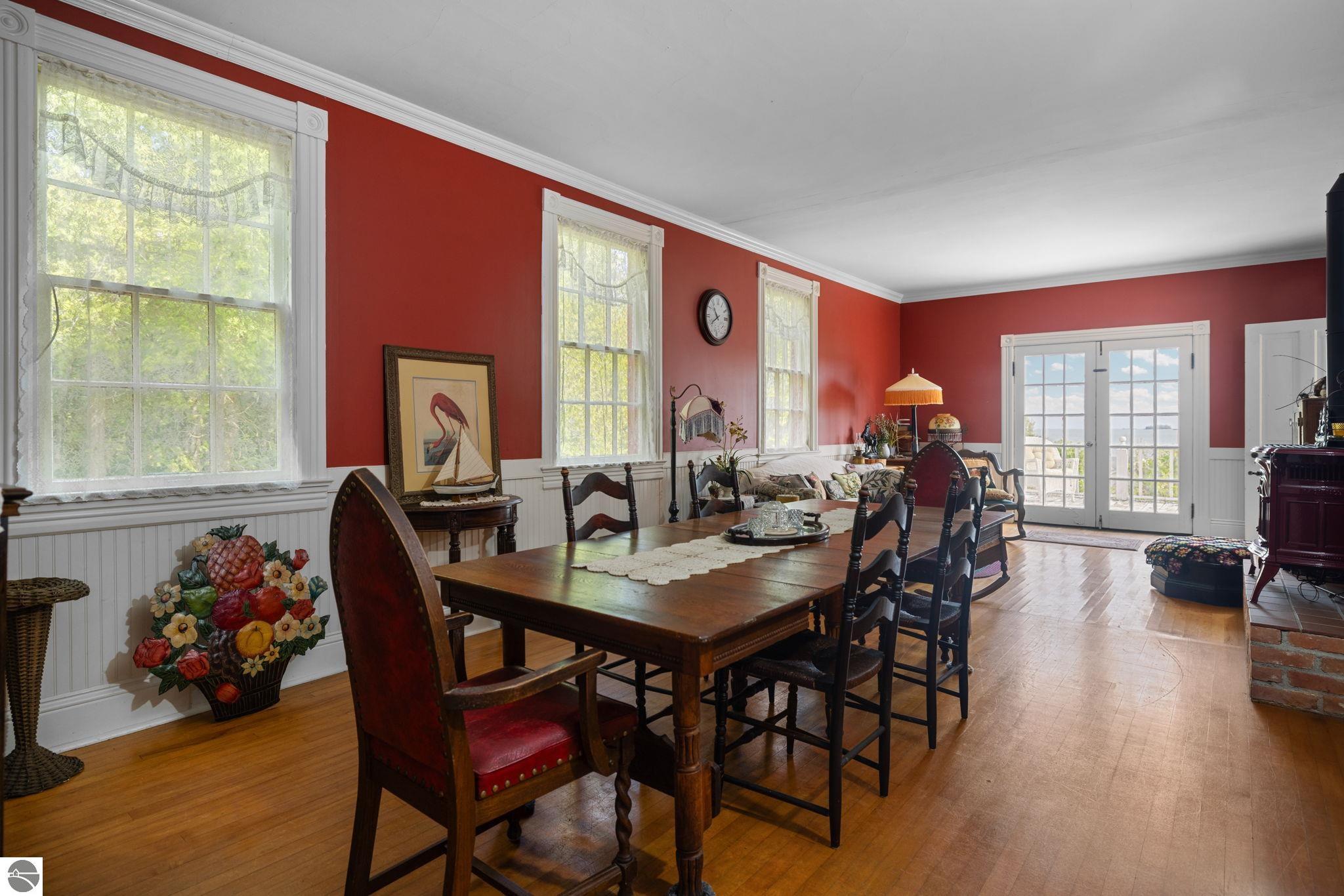 Click to enlarge photo