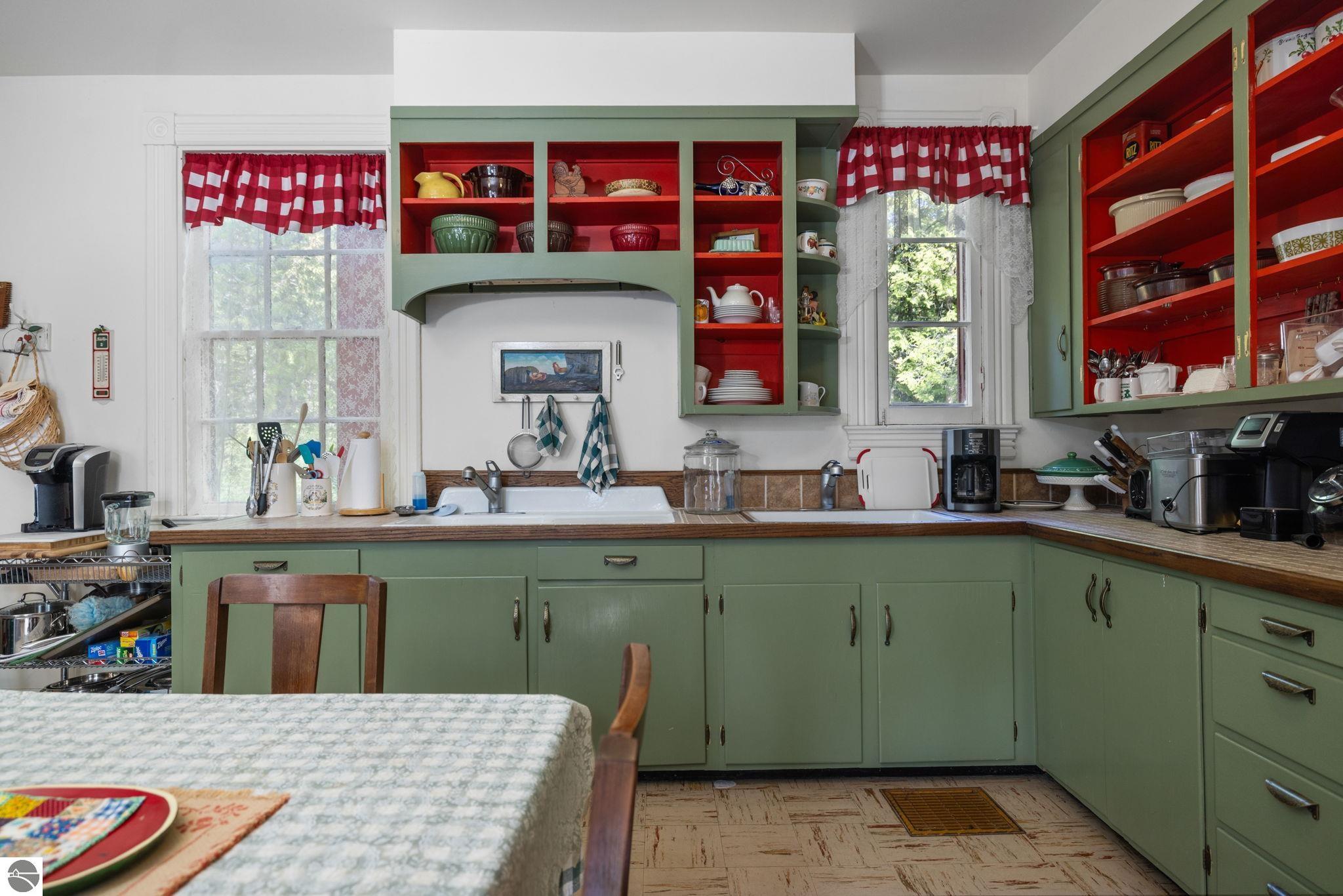 Click to enlarge photo