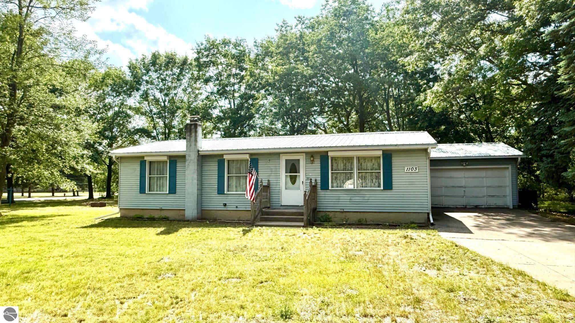 1103 Barcelona Drive, Lake Isabella, MI 48893 — front exterior