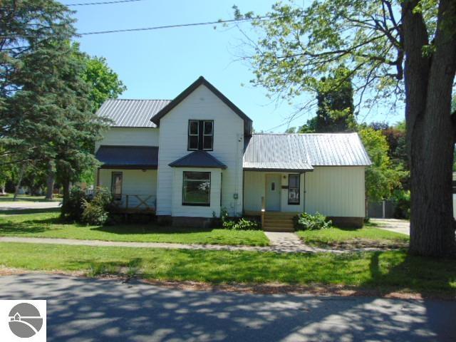 105 S Gwinner Street, Ithaca, MI 48847 — front exterior