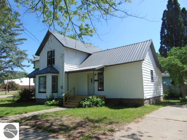 105 S Gwinner Street, Ithaca, MI 48847 — Photo 2