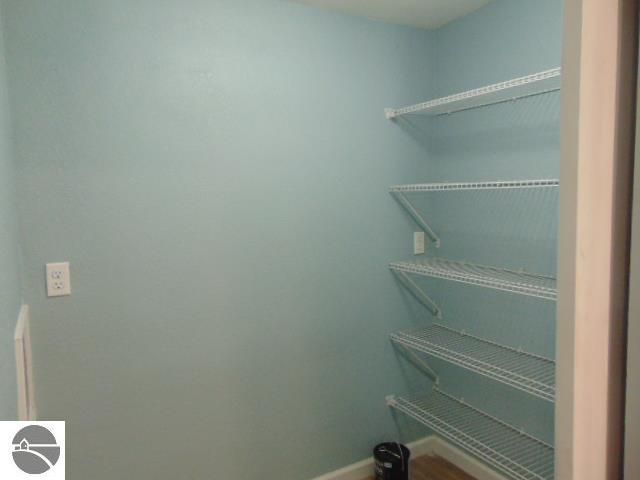 105 S Gwinner Street, Ithaca, MI 48847 — Photo 9