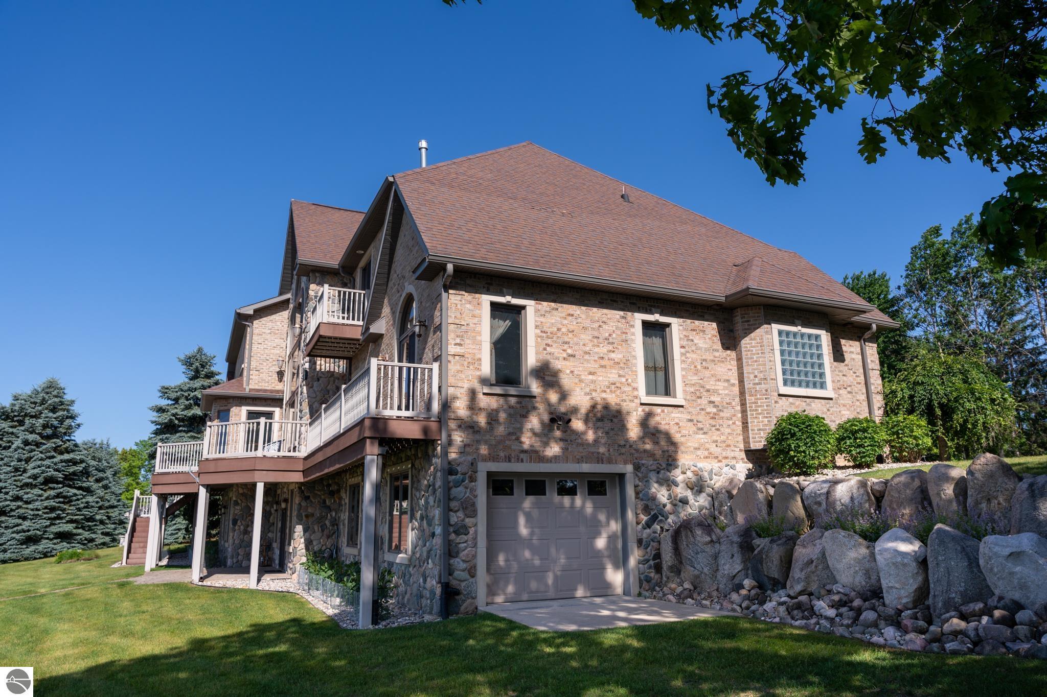 Click to enlarge photo