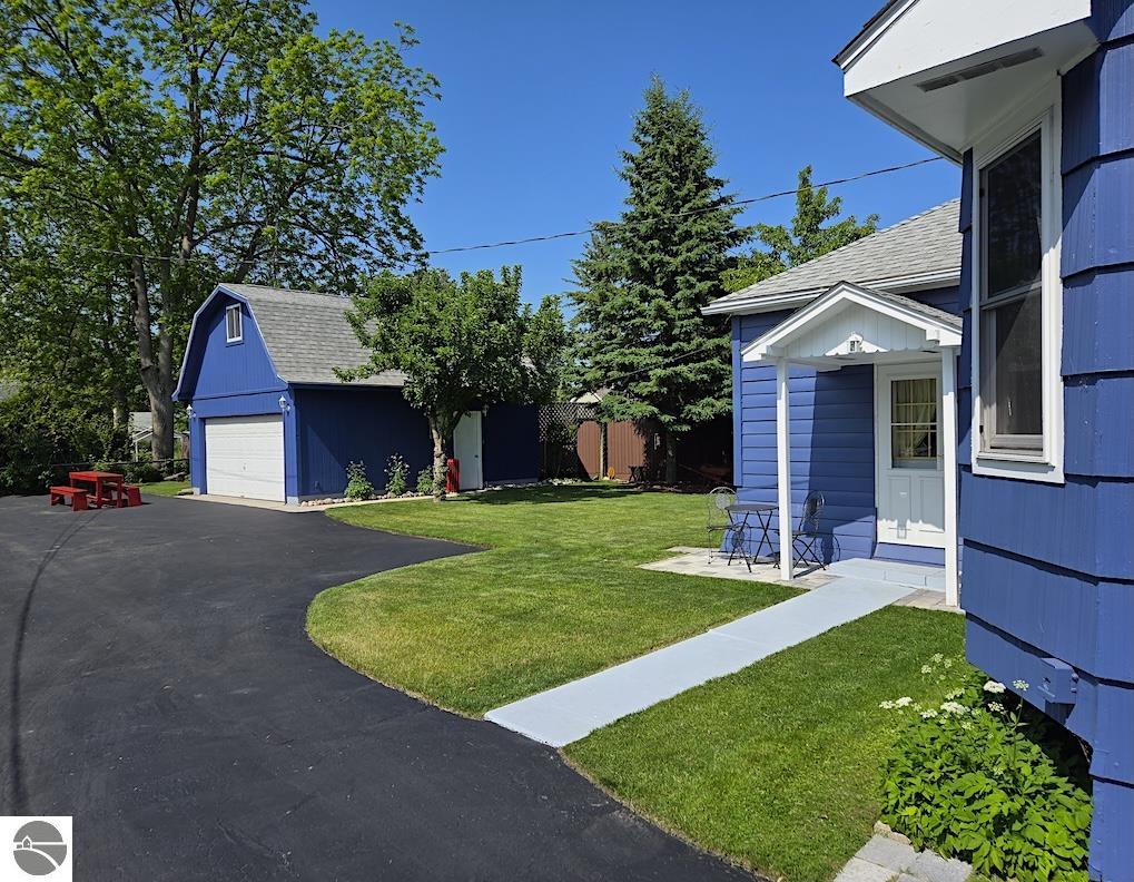 705 E Bay Street, East Tawas, MI 48730 — Photo 16