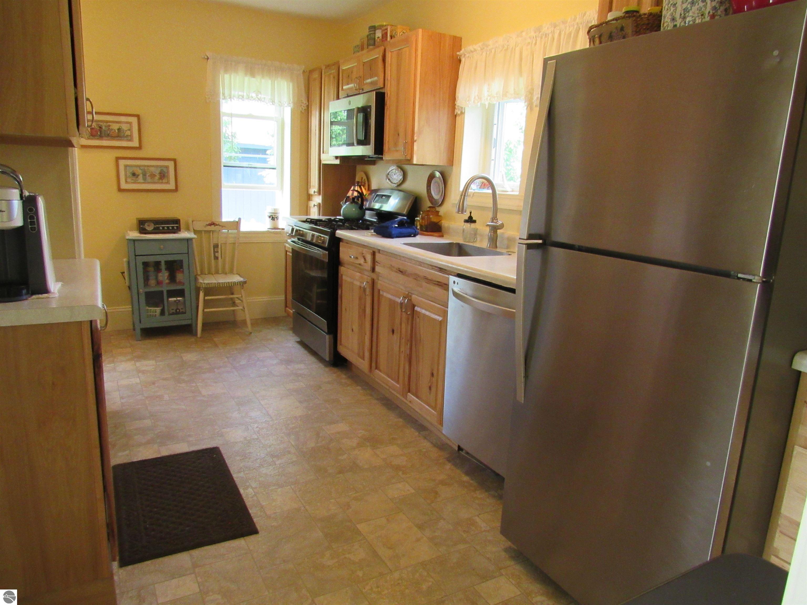705 E Bay Street, East Tawas, MI 48730 — Photo 4