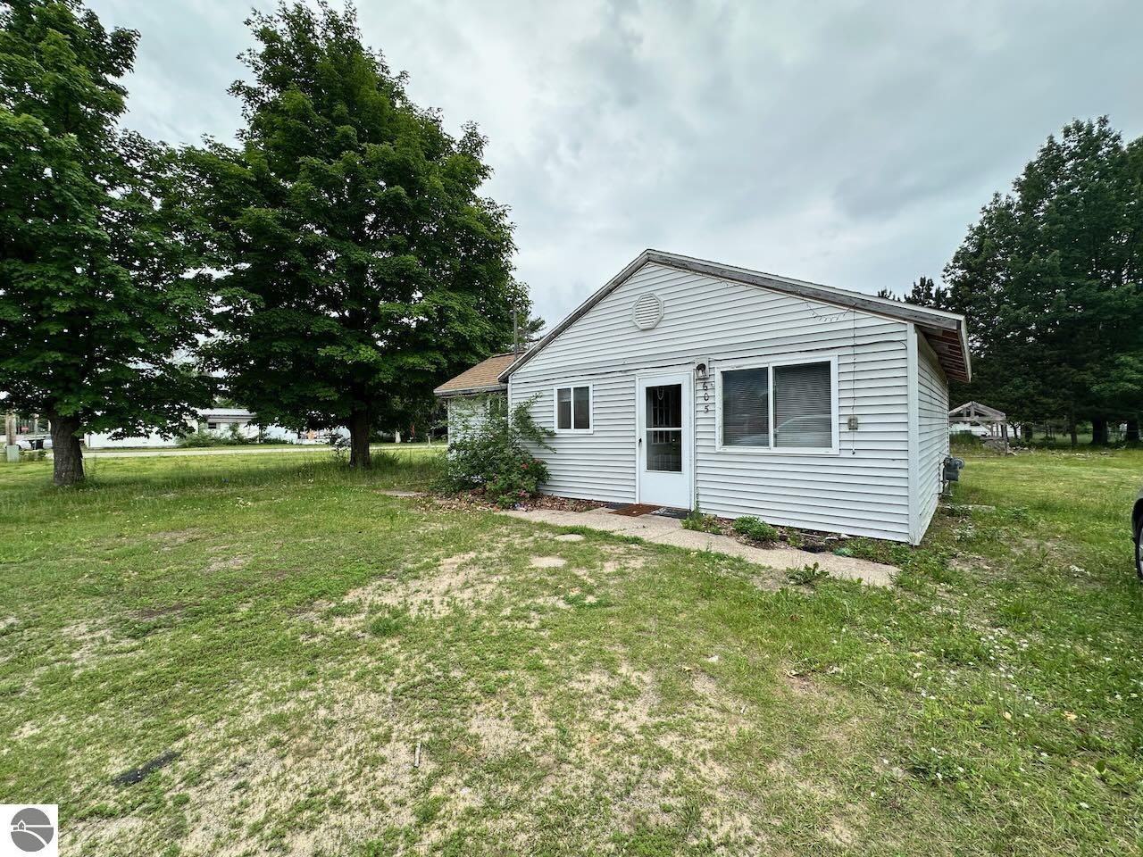 605 N Cherry Street, Kalkaska, MI 49646 — Photo 2