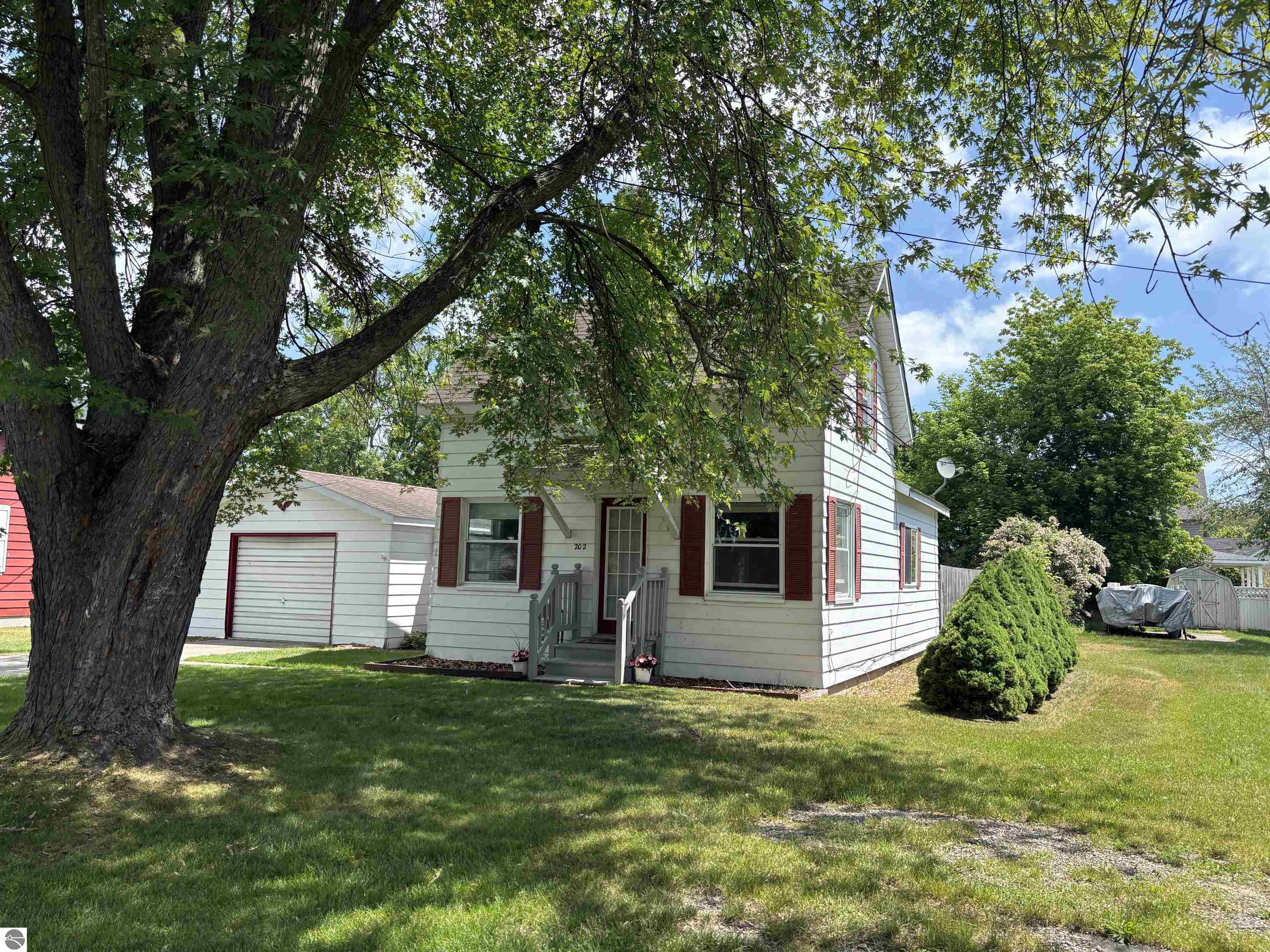 202 Evans Street, East Tawas, MI 48730 — Photo 38