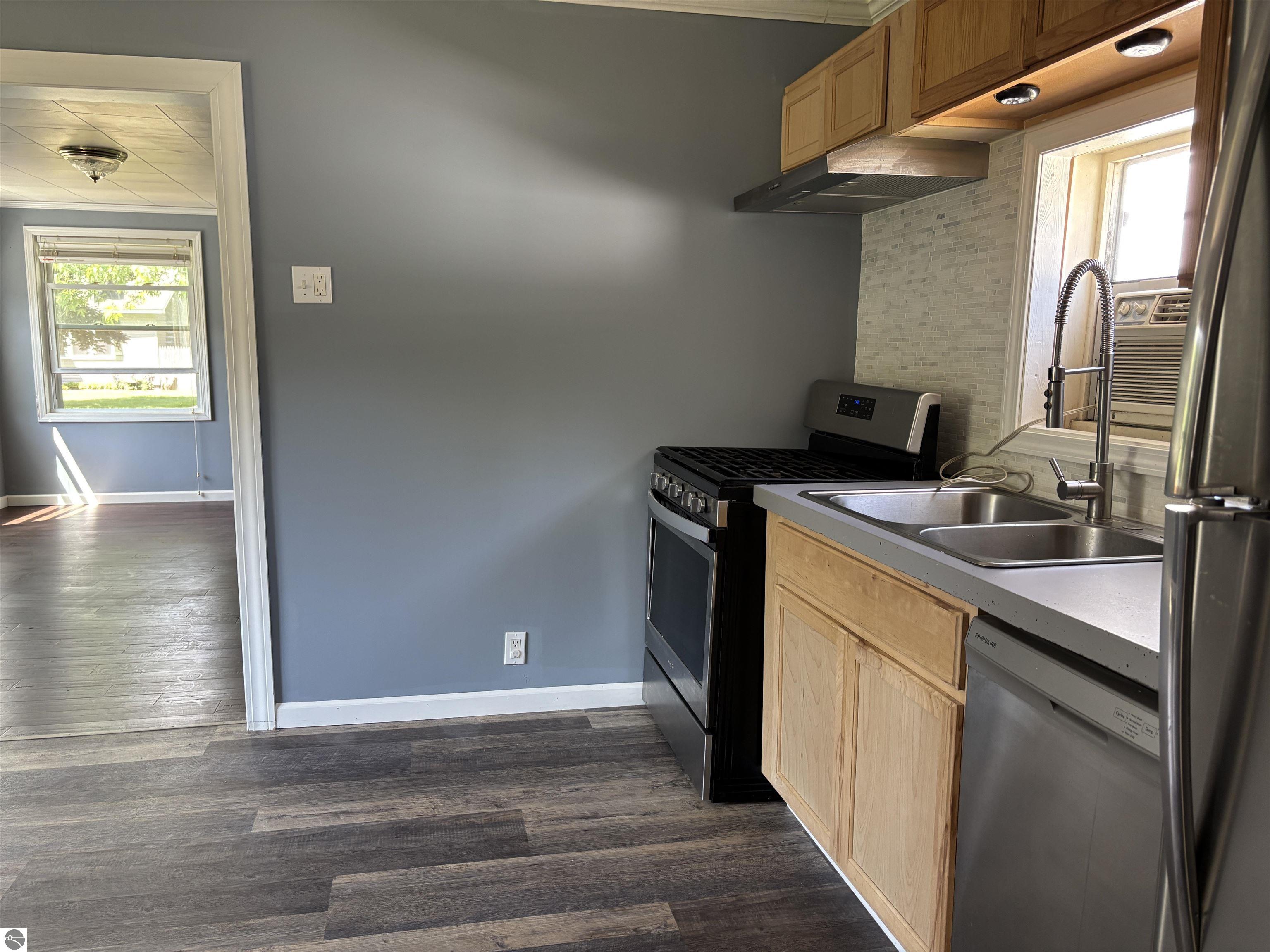 202 Evans Street, East Tawas, MI 48730 — Photo 7
