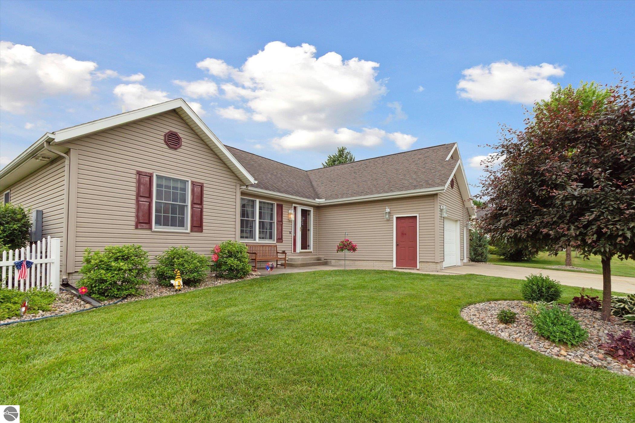514 Westwind, Ithaca, MI 48847 — Photo 2
