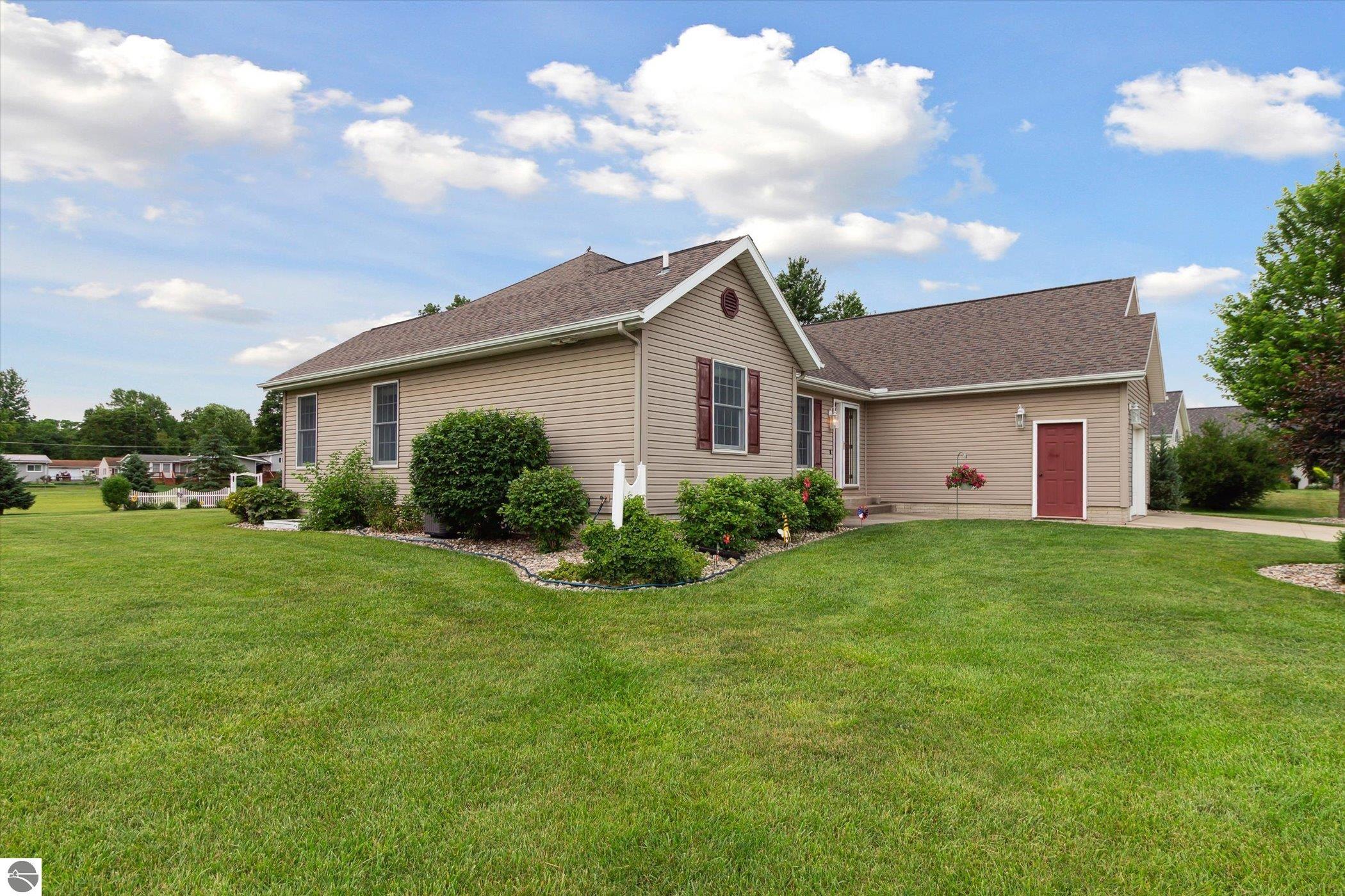514 Westwind, Ithaca, MI 48847 — Photo 3