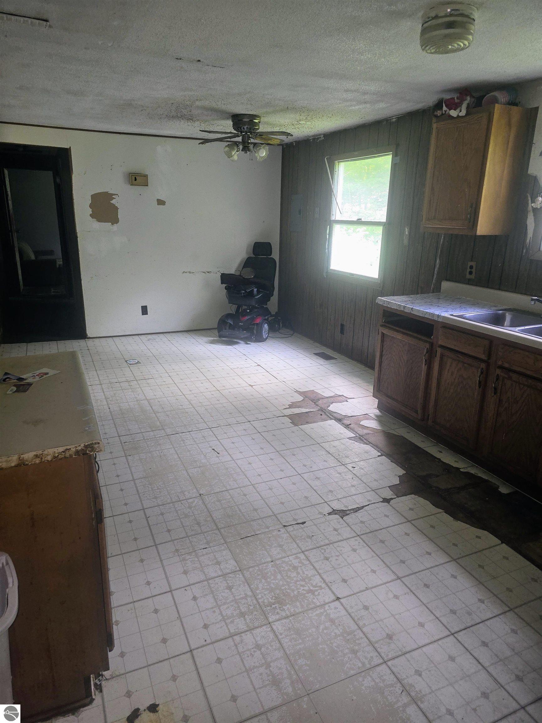 764 E Surrey Road, Farwell, MI 48622 — Photo 6