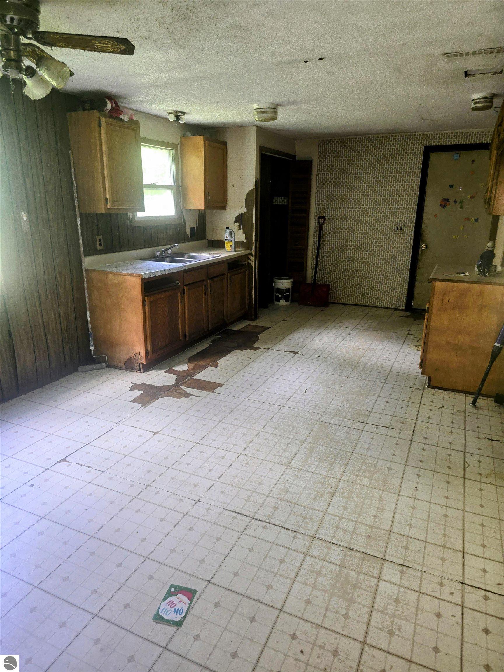 764 E Surrey Road, Farwell, MI 48622 — Photo 7