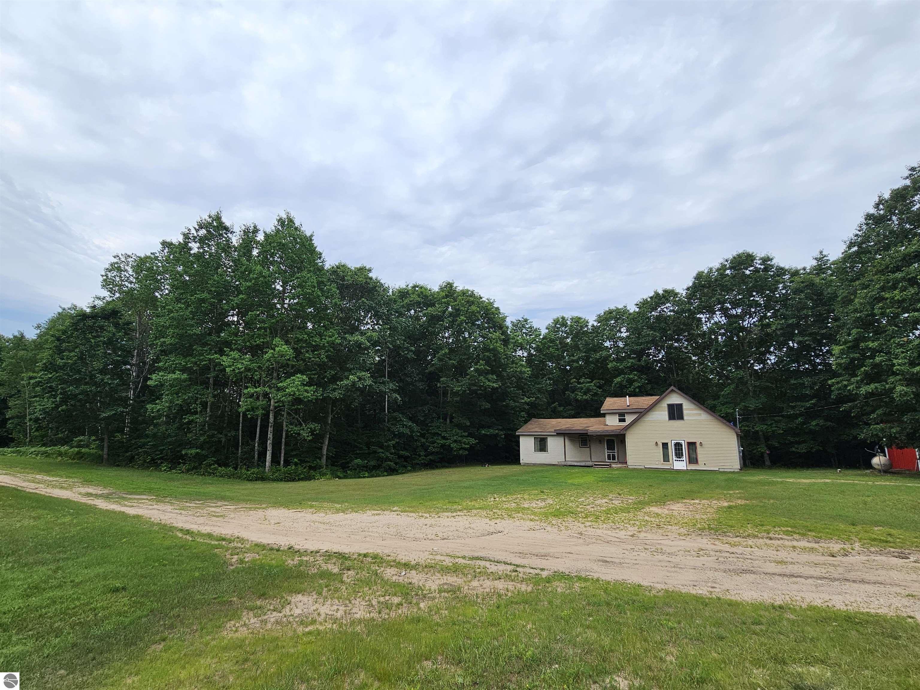 3815 N 3 1/2 Road, Mesick, MI 49668 — Photo 3