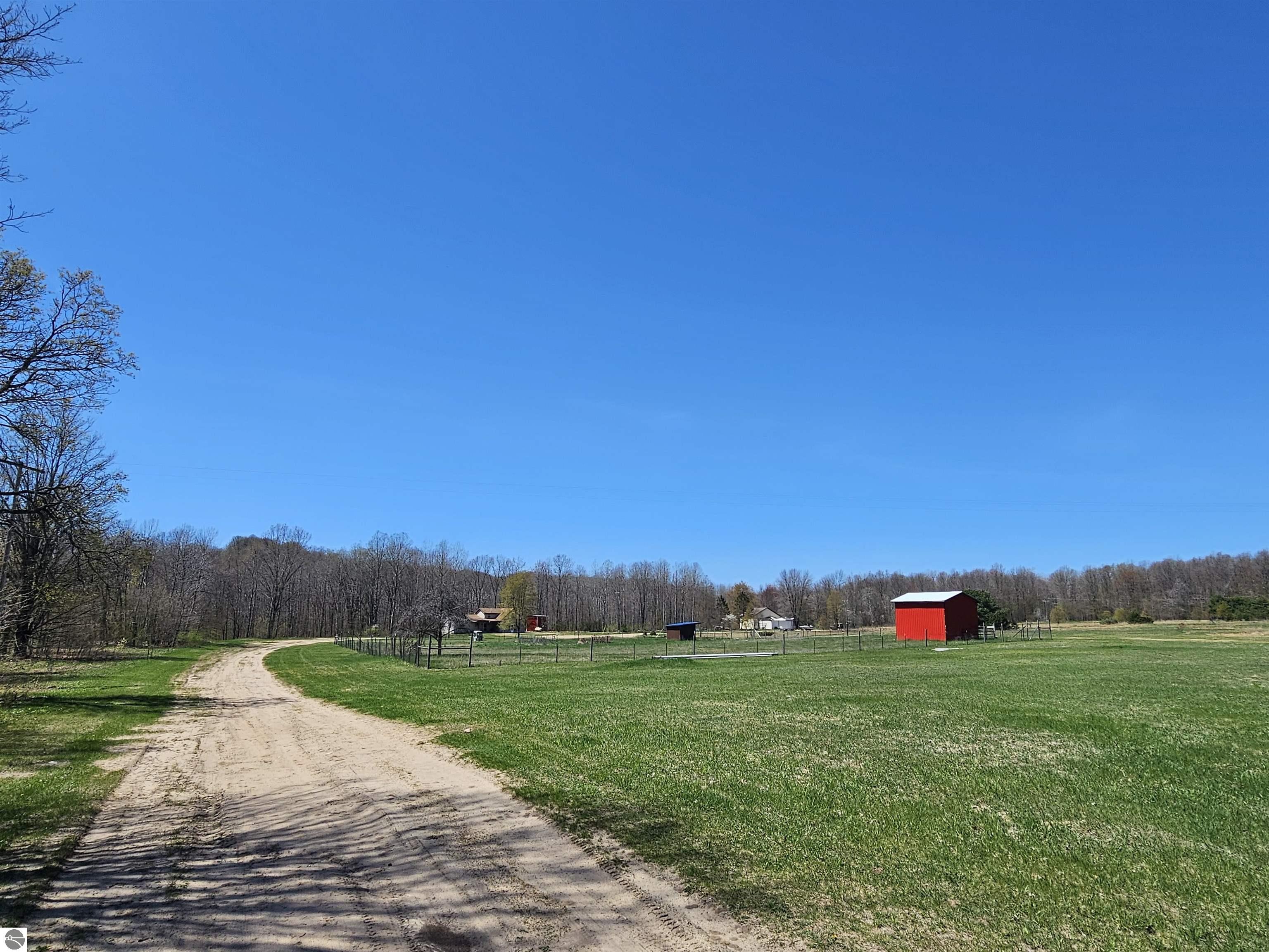 3815 N 3 1/2 Road, Mesick, MI 49668 — Photo 37