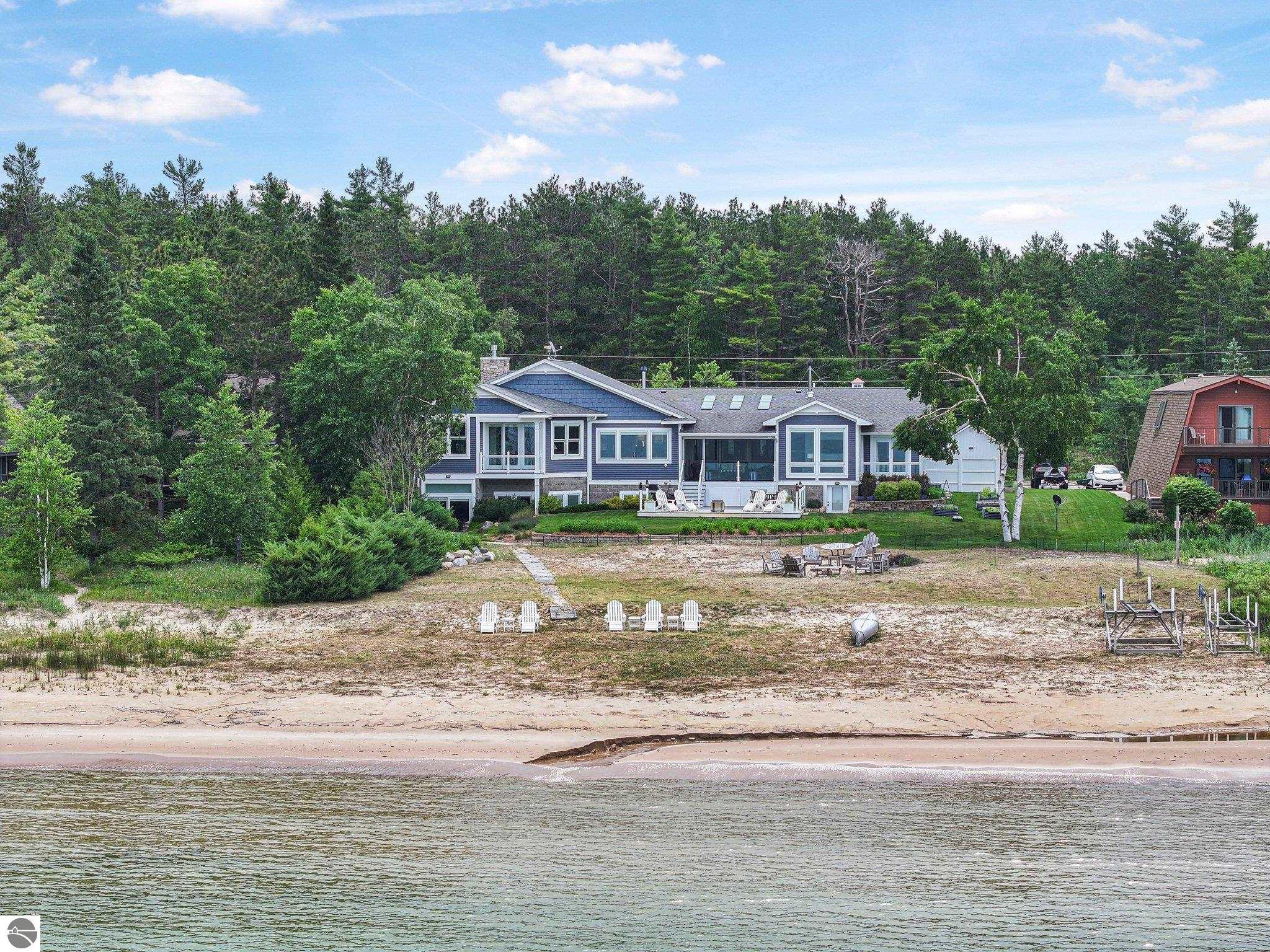 Click to enlarge photo